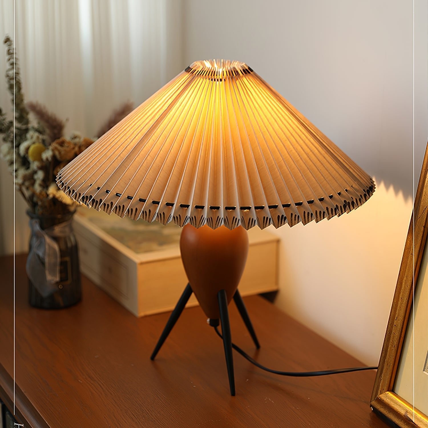 Mian Table Lamp