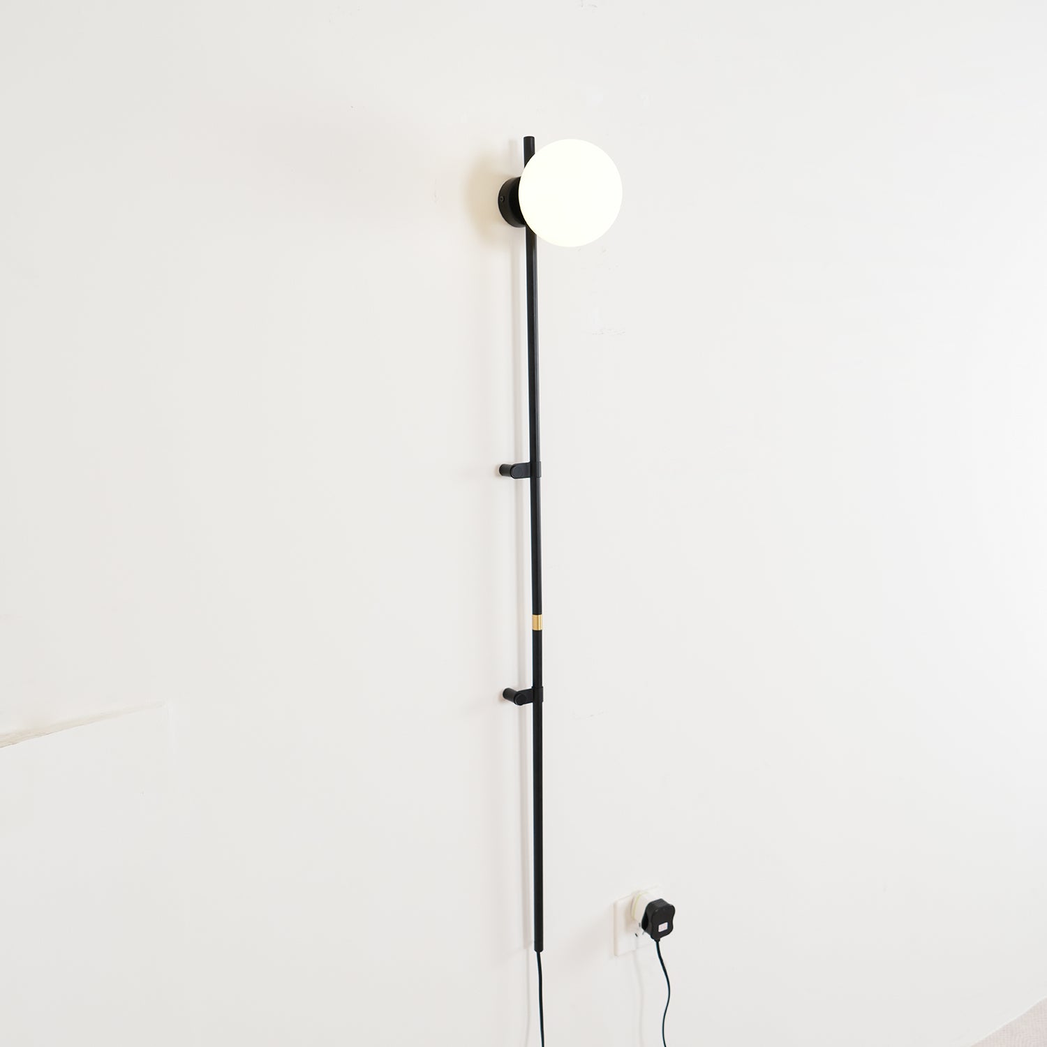 Funiculi Plug In Wall Lamp