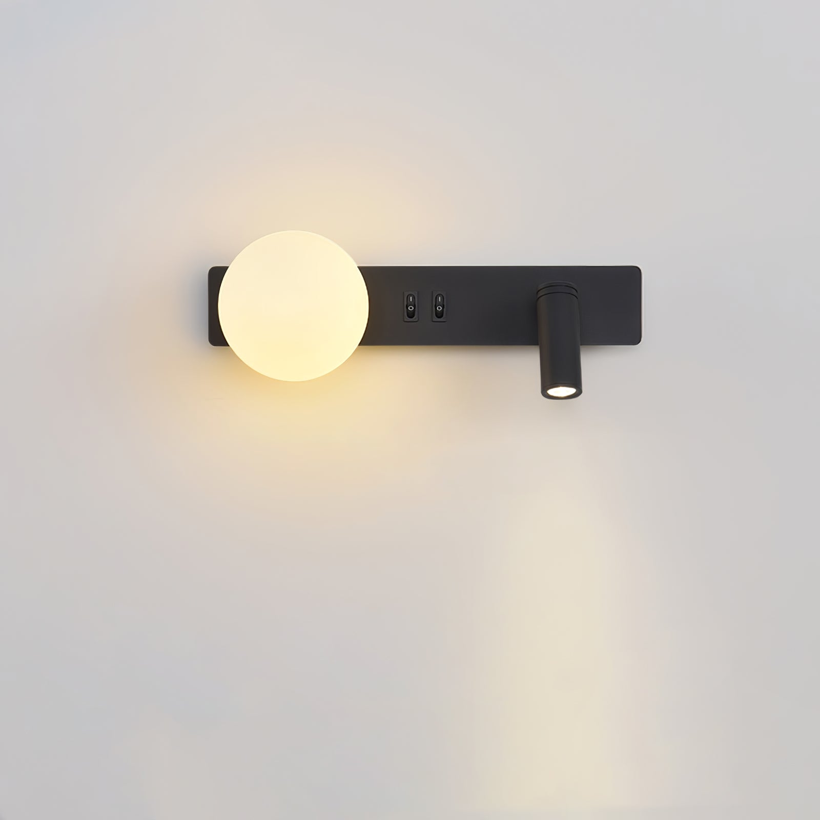 Glos Slim wall lamp