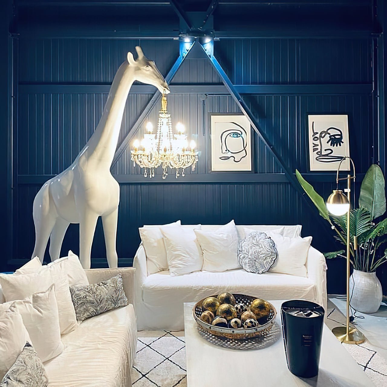 Giraffe Sculpture Floor Lamp