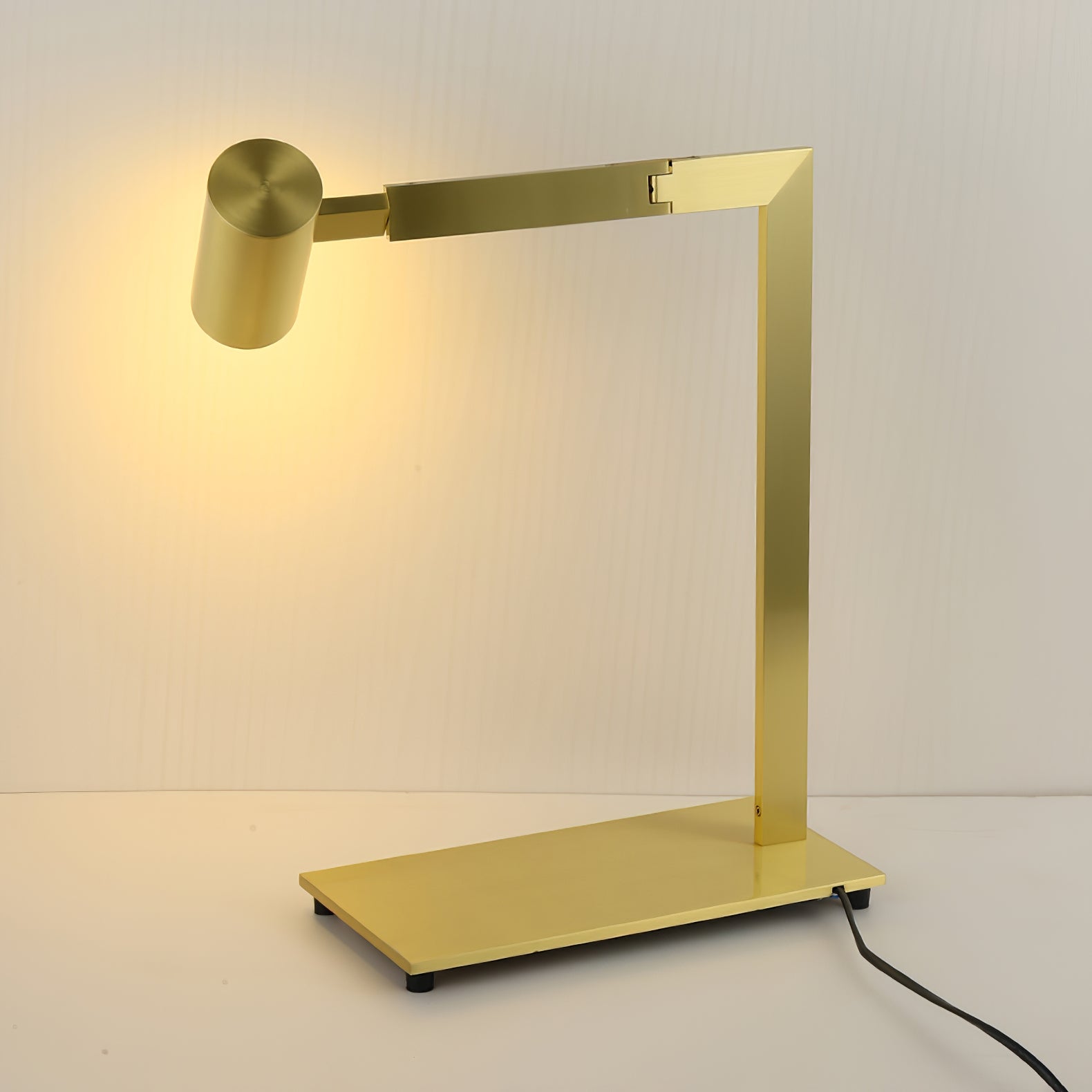 Mahari Table Lamp