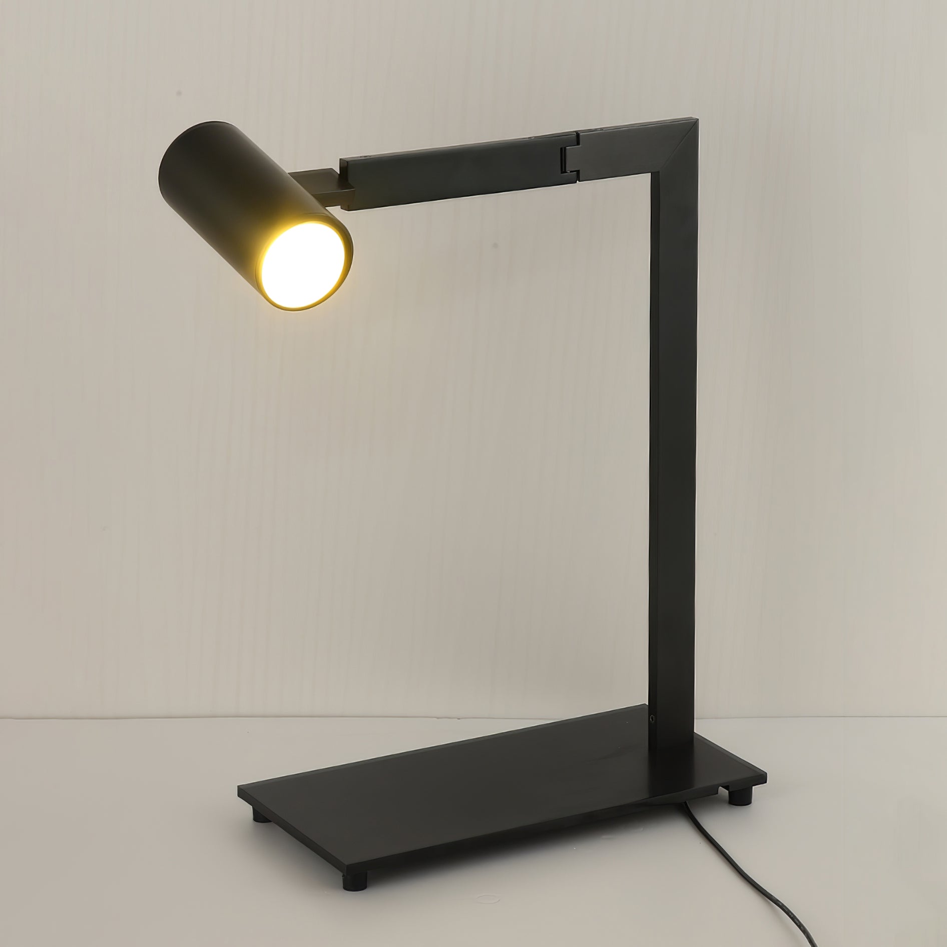 Mahari Table Lamp