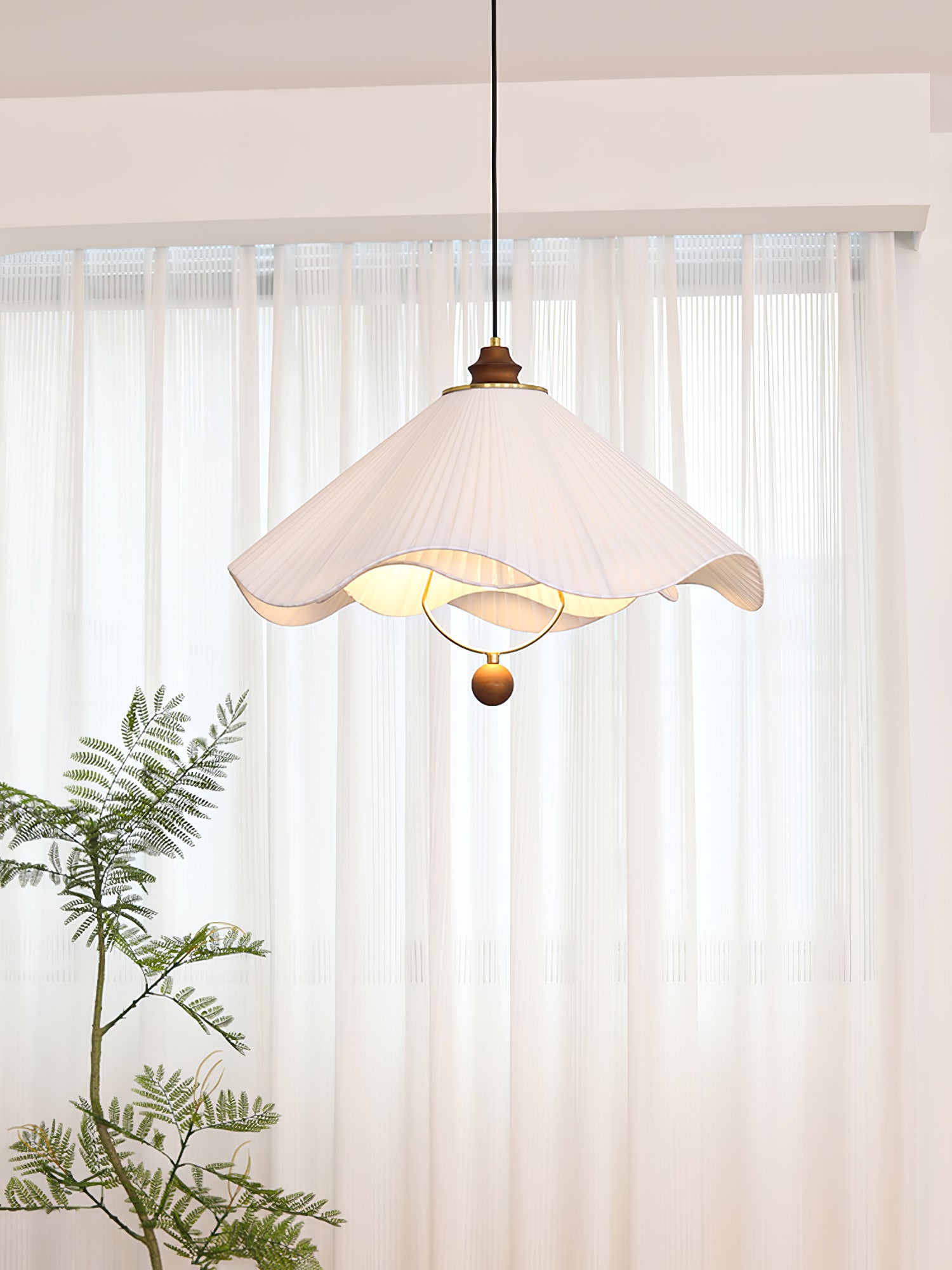 Scallop Edge Pendant Light