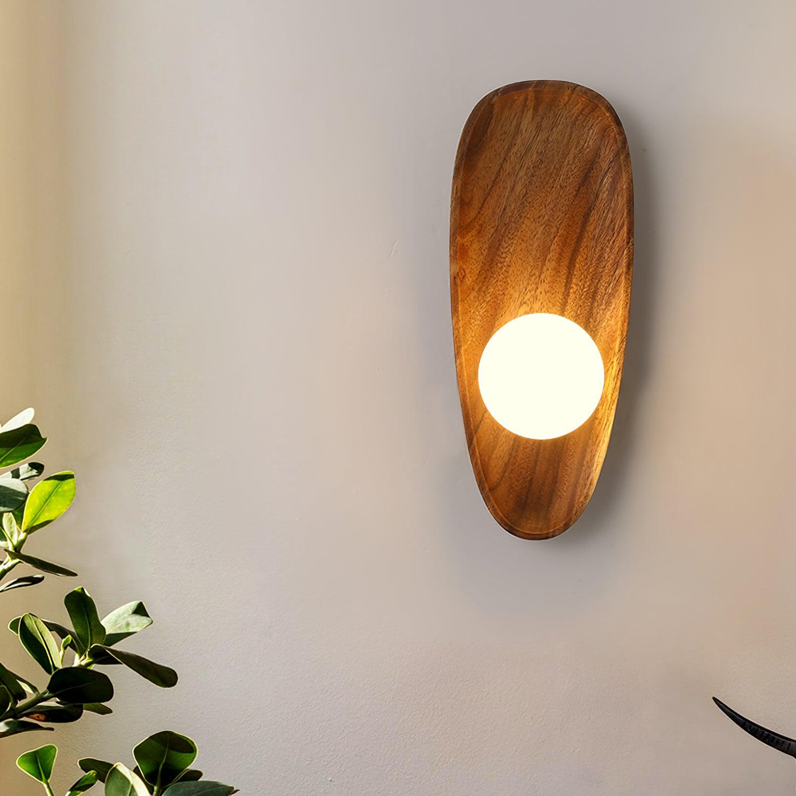 Eivor Wall Lamp