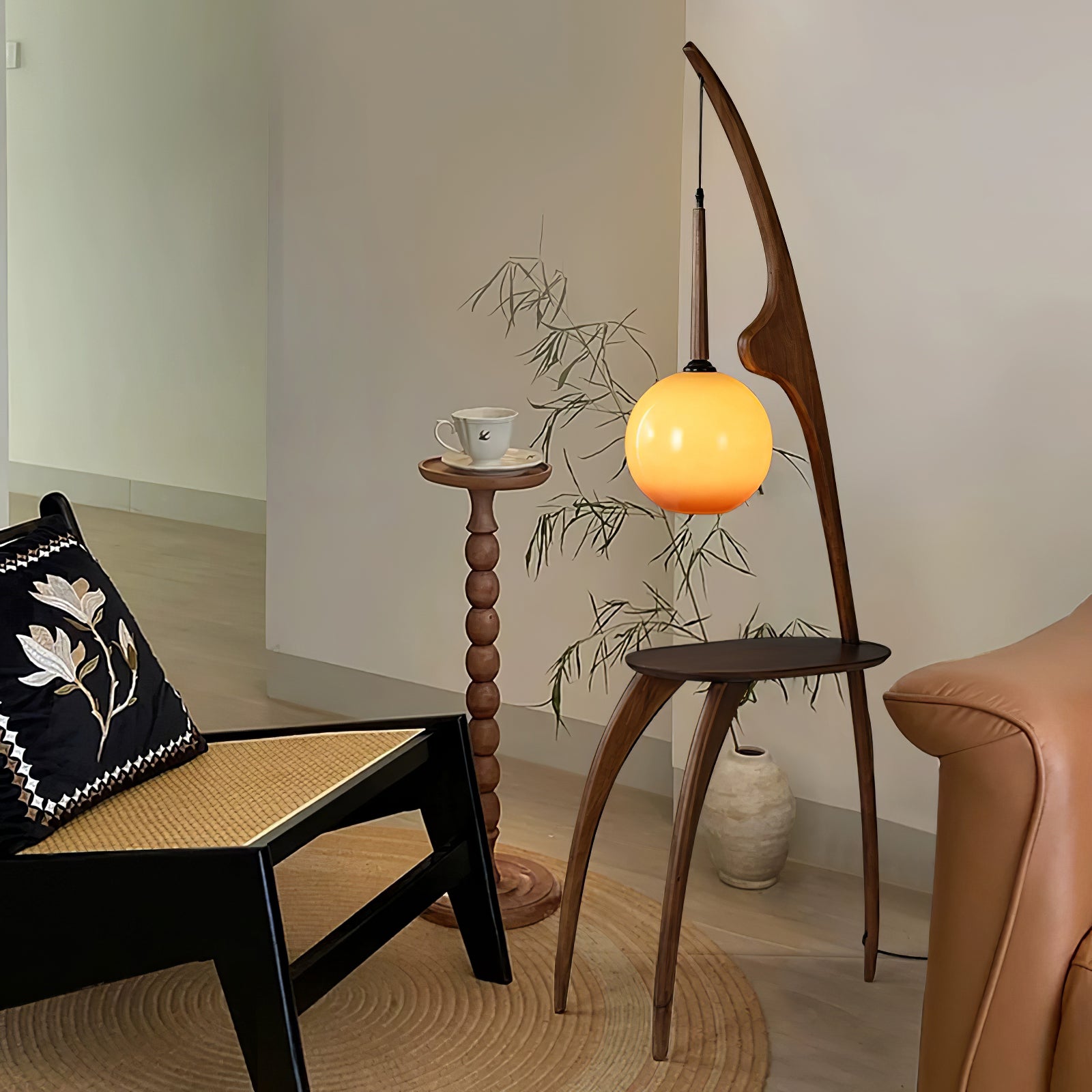 Curved Mantis Arm Floor Lamp