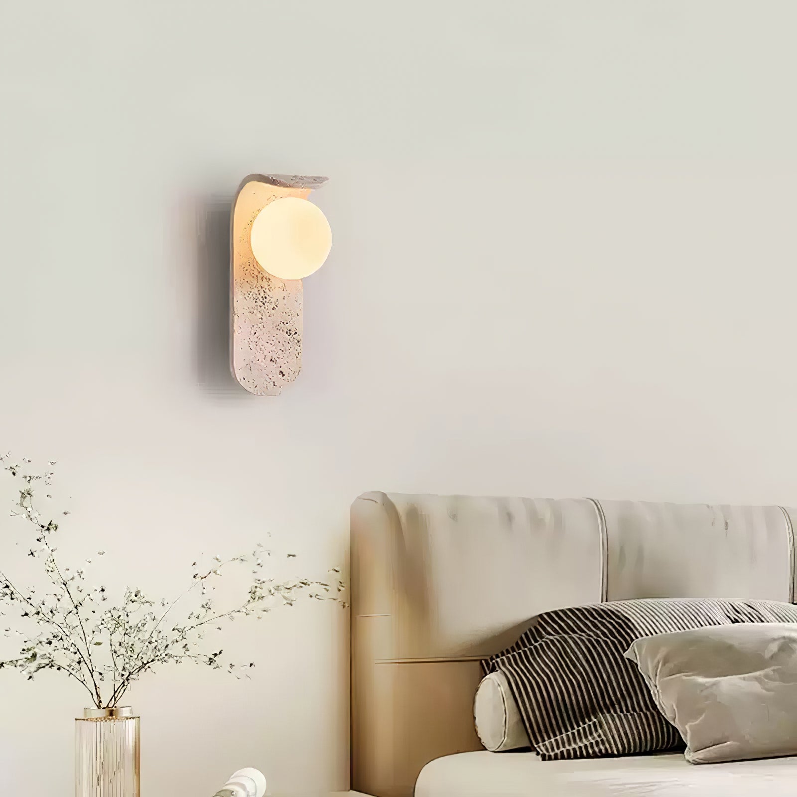 Solis Curve Wall Lamp