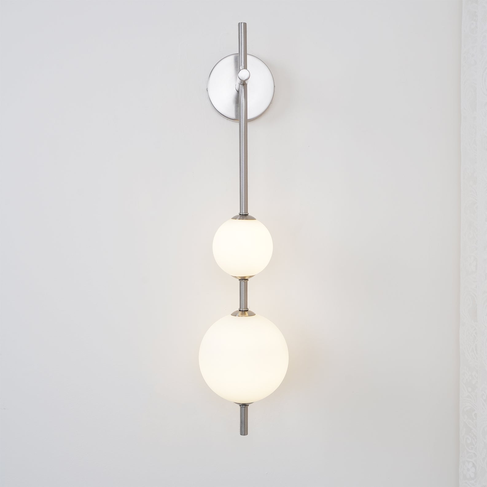 Vertical Globe Wall Lamp