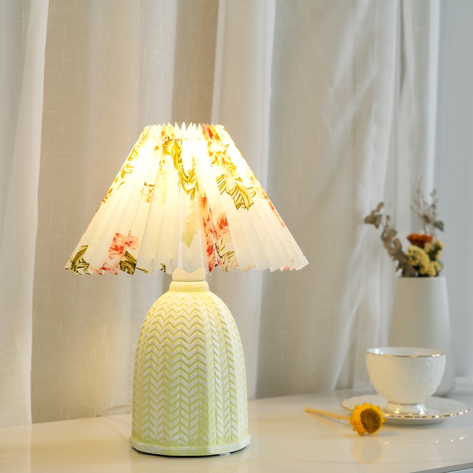 Vintage Pleated Table Lamp