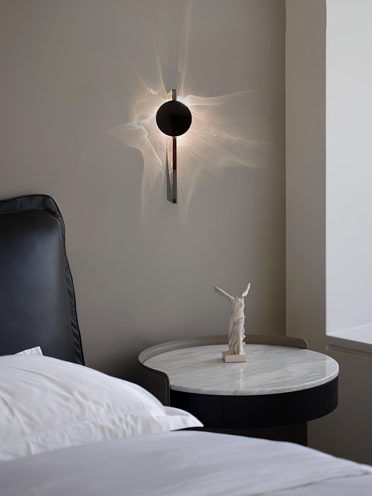 Creative Light And Shadow Wall Lamp