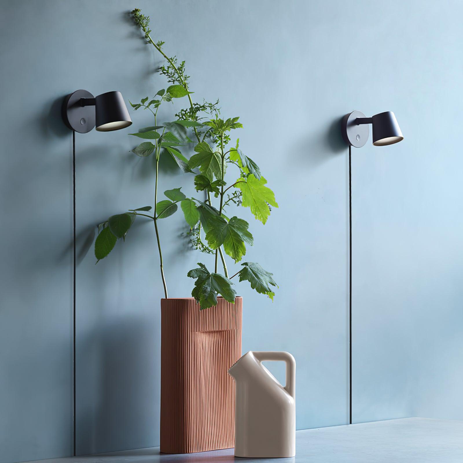 Tip Plug-In Wall Lamp