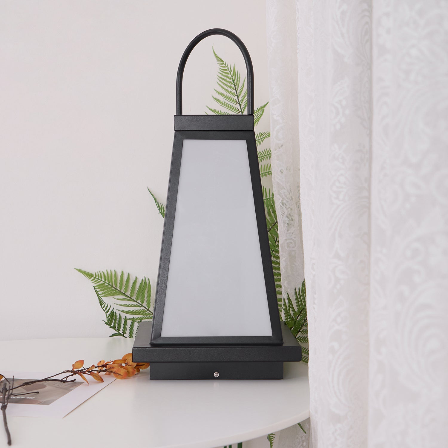 Roam Lantern Solar Outdoor Lamp