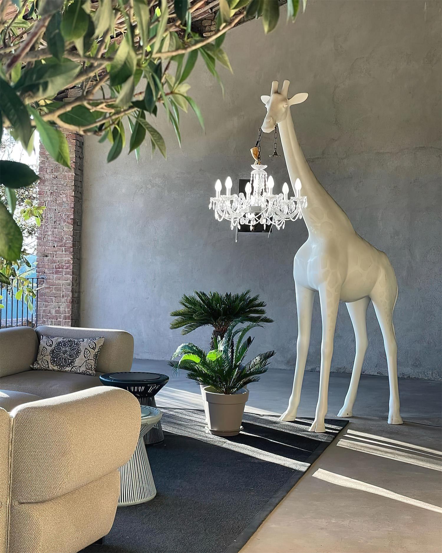 Giraffe Sculpture Floor Lamp