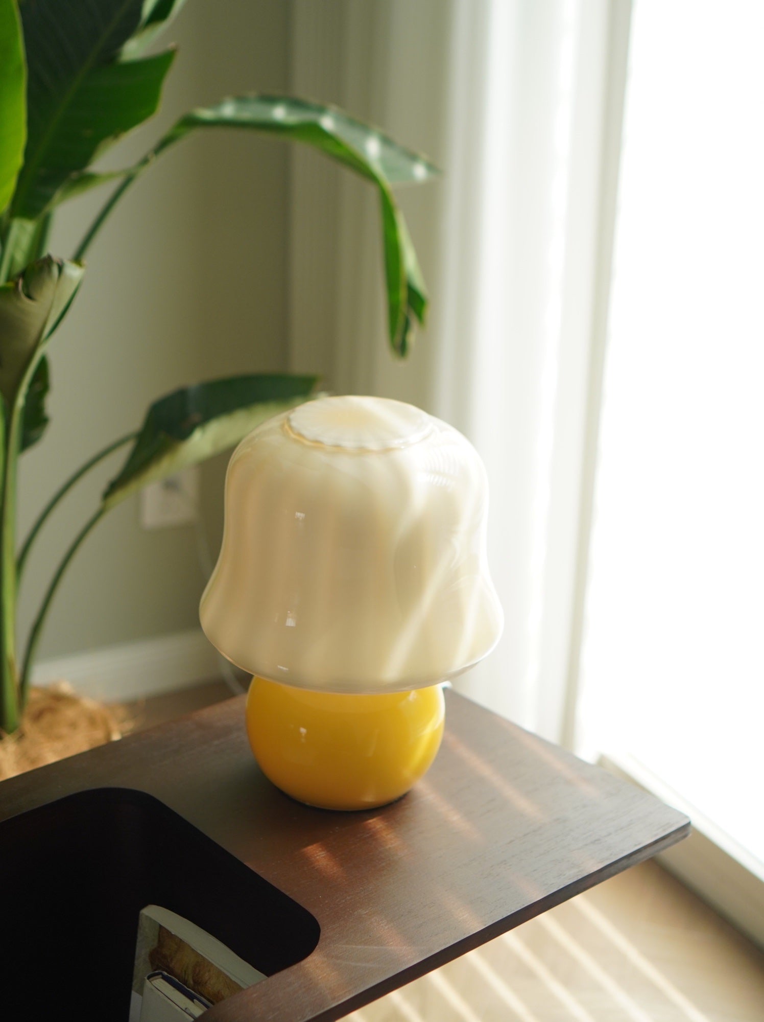 Creamy Mushroom Table Lamp