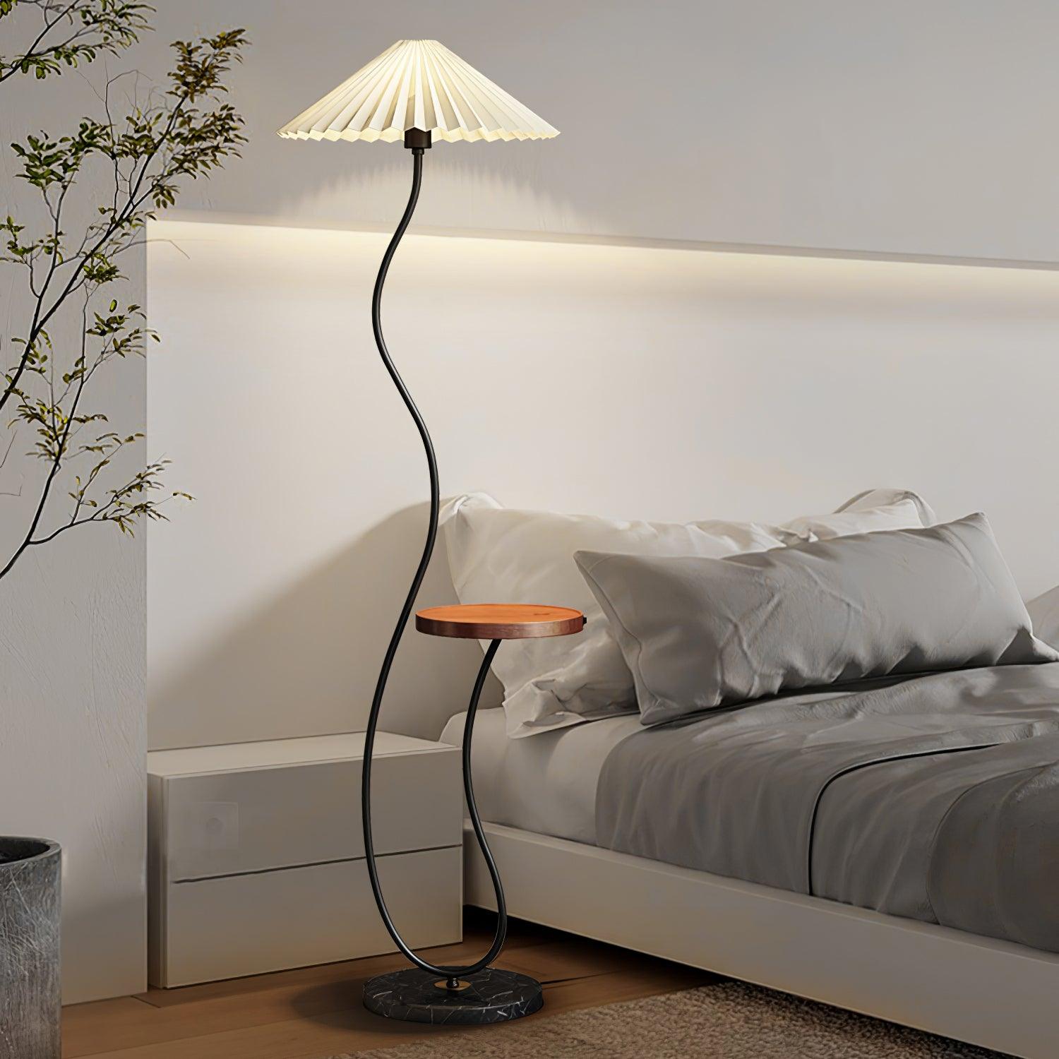 Curvatura Floor Lamp