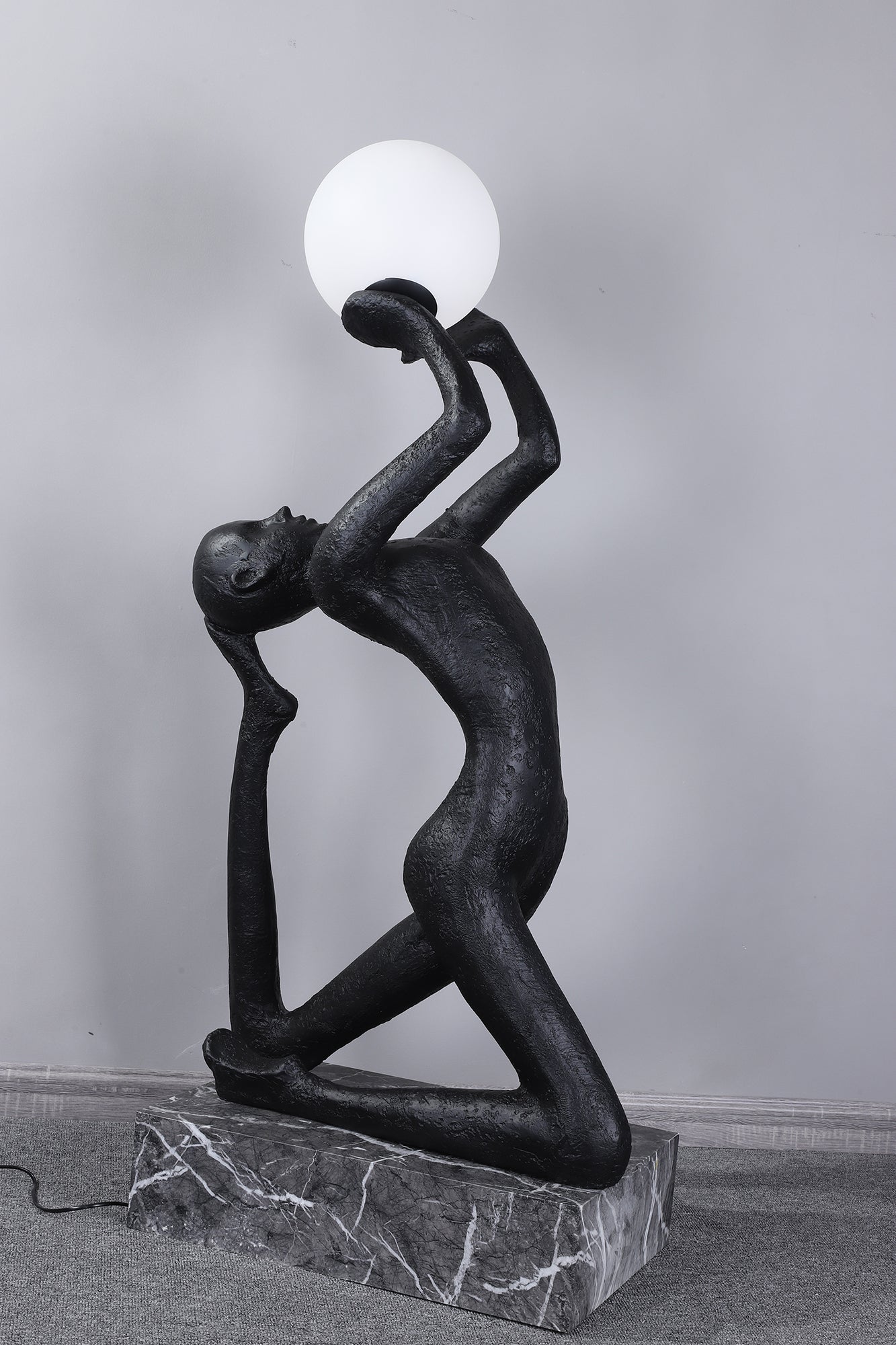 Isadora Sculpture Floor Lamp