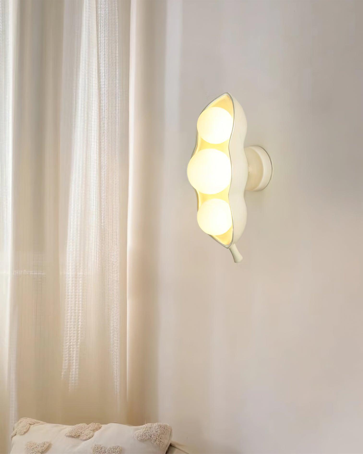 Pea Wall Lamp