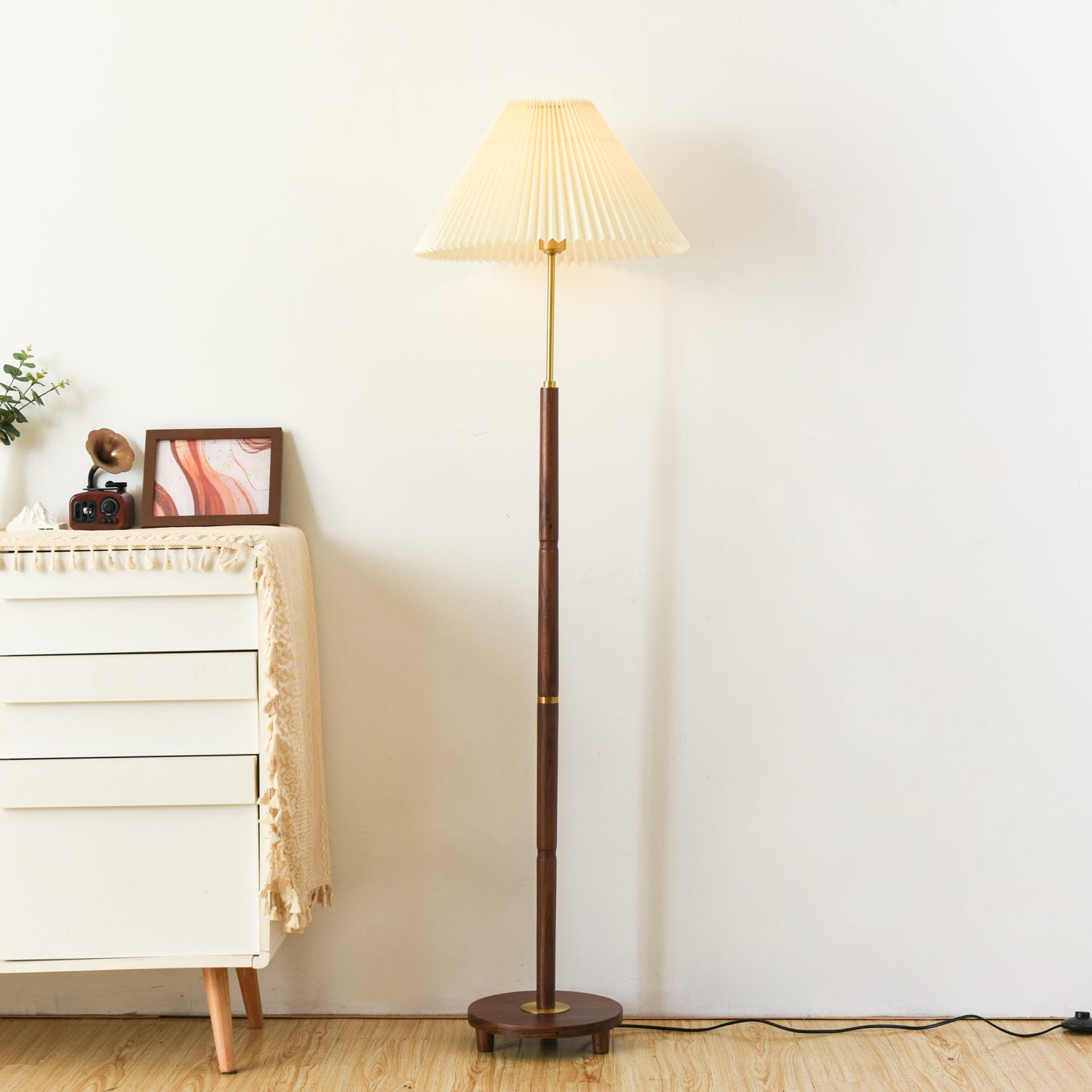 Axya Vintage Pleated Floor Lamp