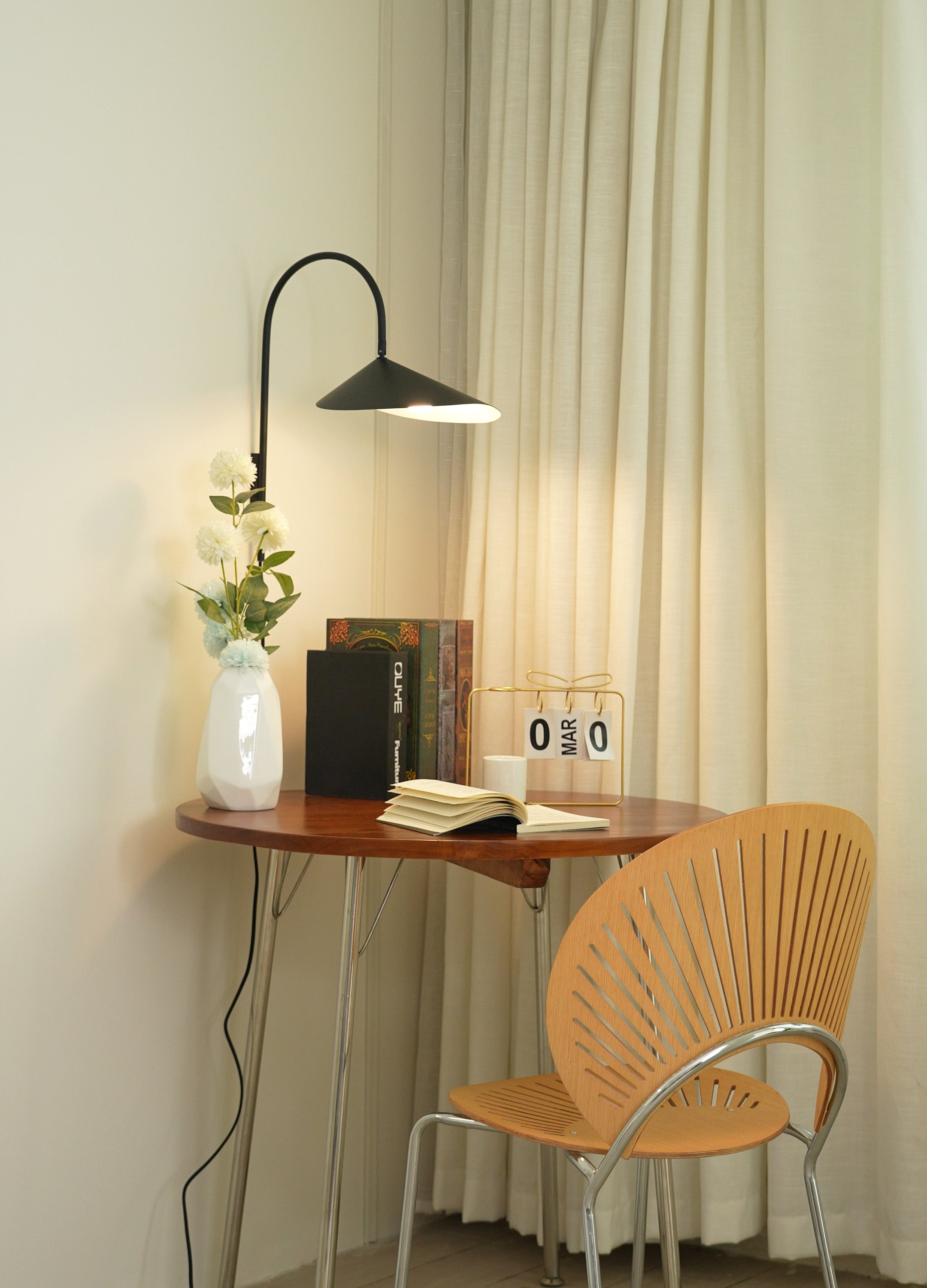 Arum Swivel Plug-in Wall Lamp