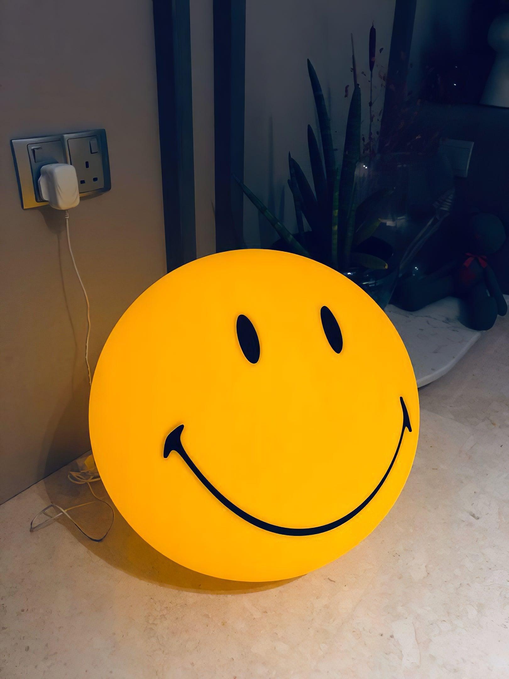 Smiling Rechargeable Table Lamp