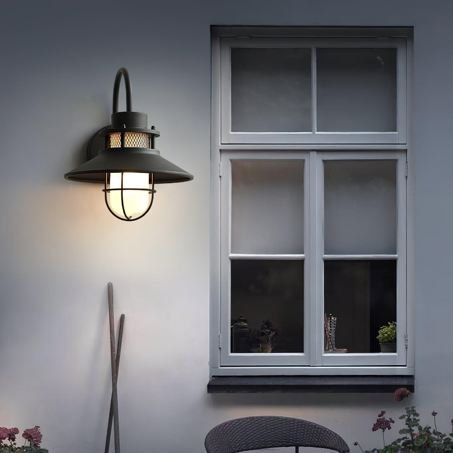 Felix Outdoor Wall Lamp