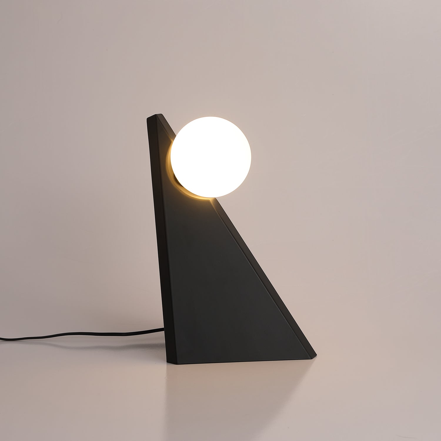 Noir Roy Table Lamp