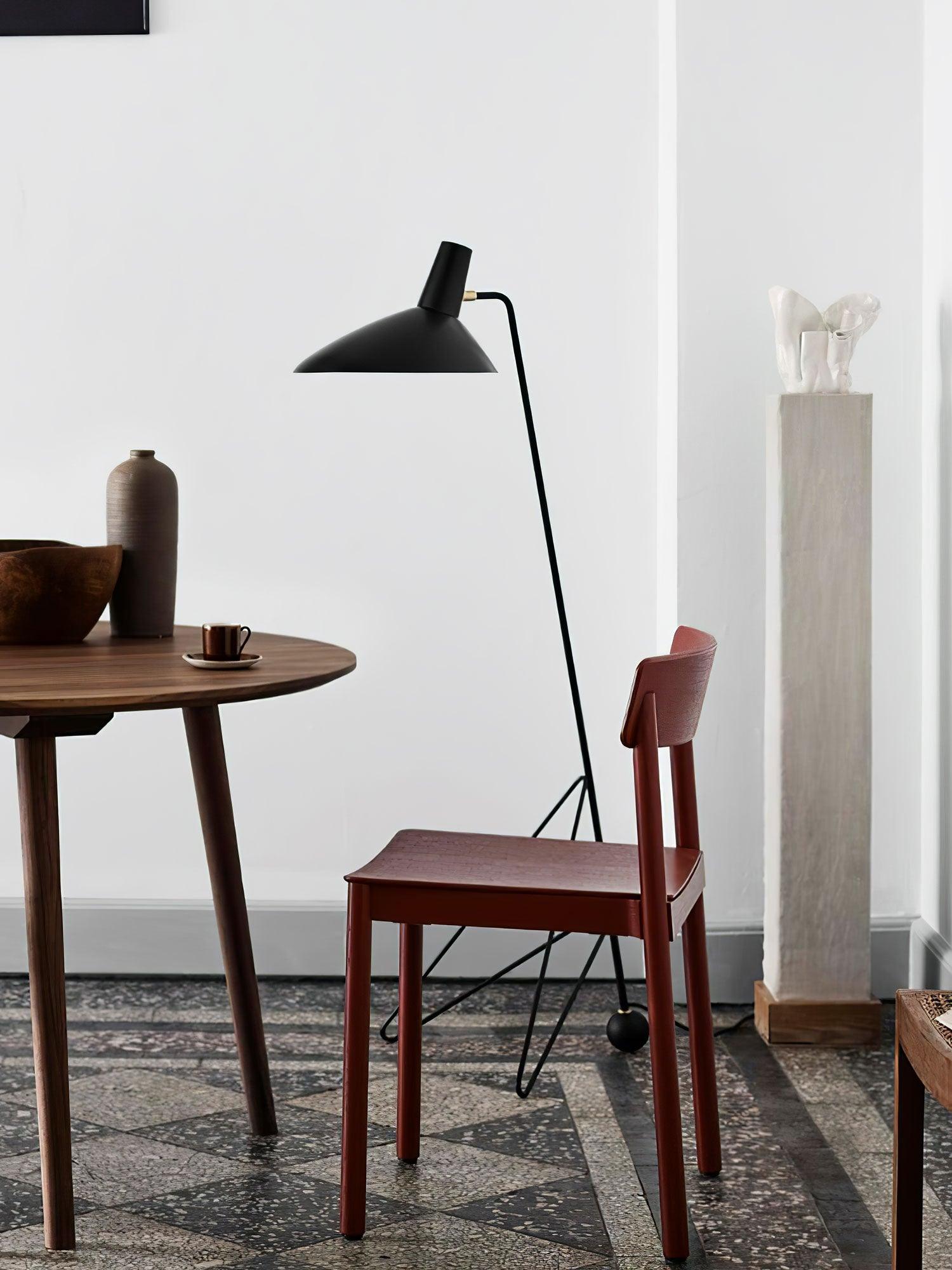 Svelte Noir Floor Lamp