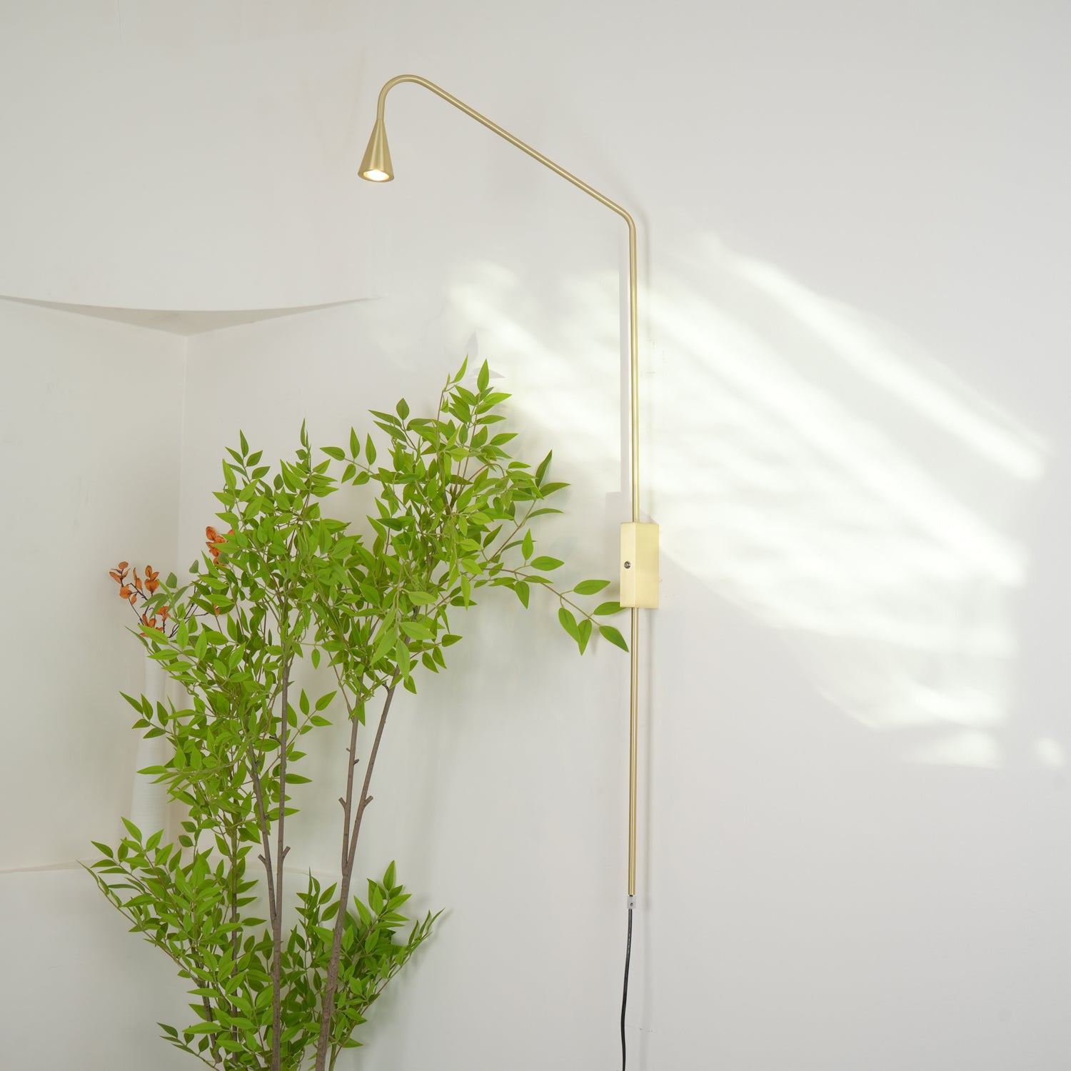 Pureform Wall Lamp