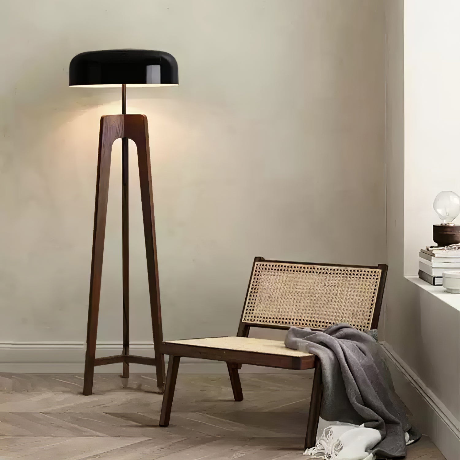 Linea Floor Lamp