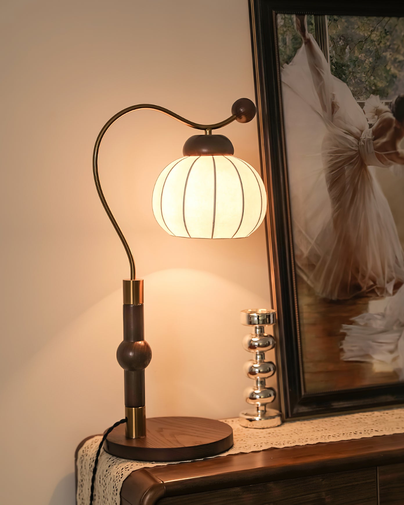 Silk Globe Table Lamp