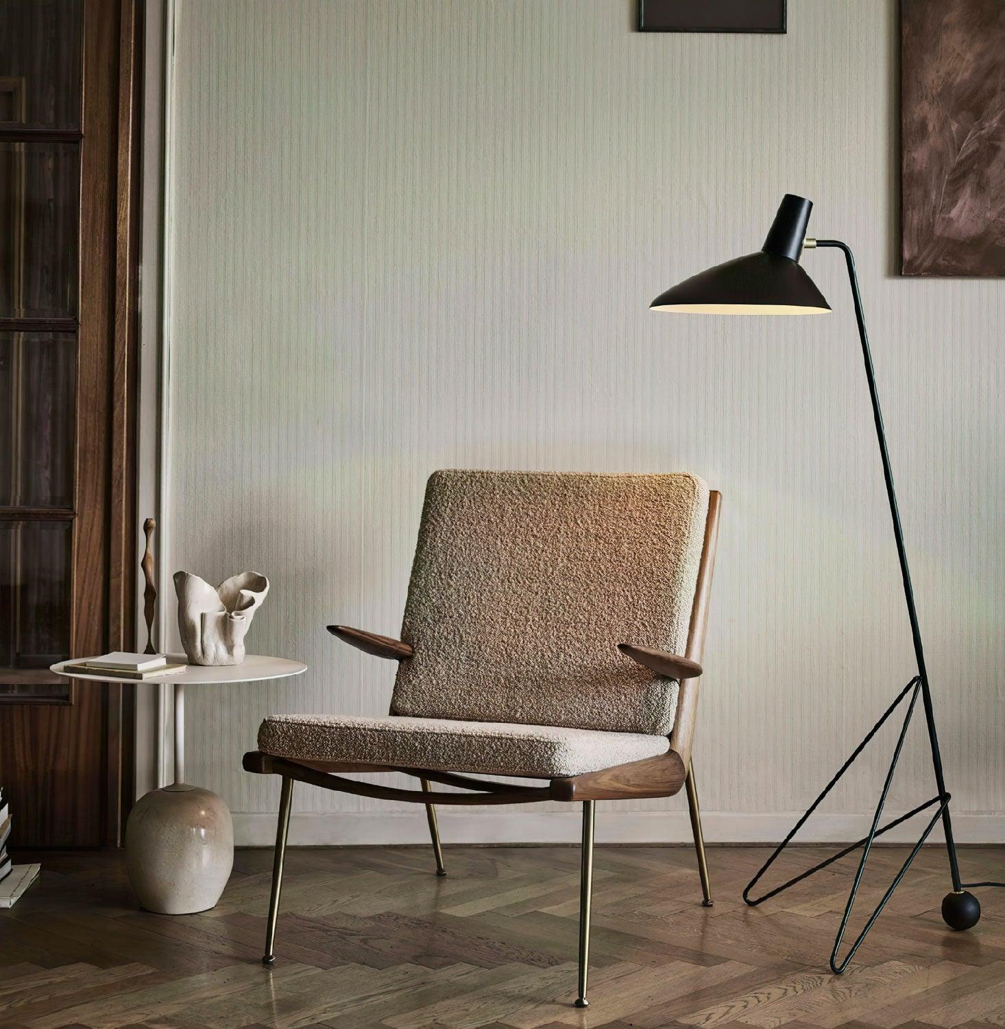 Svelte Noir Floor Lamp