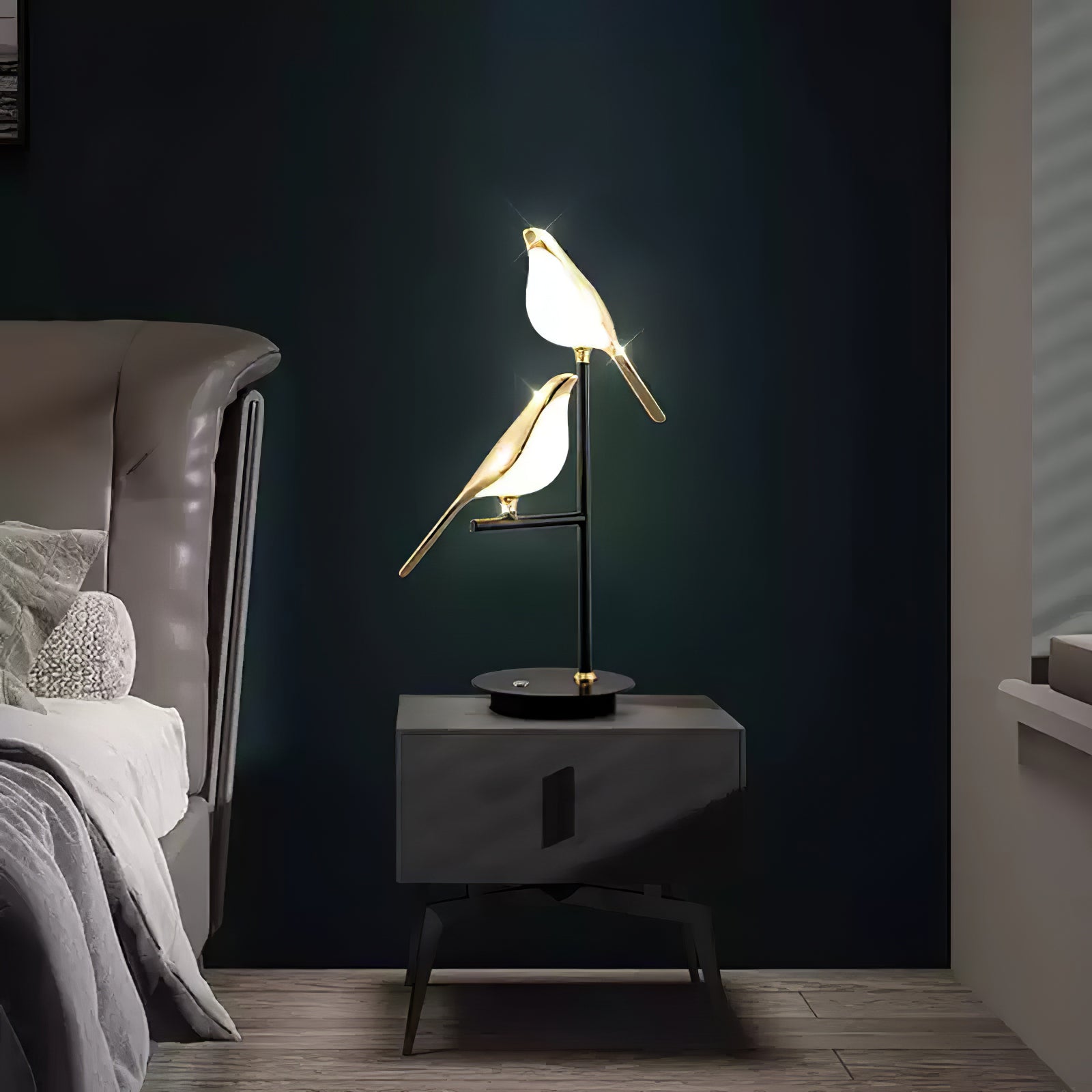 Magpie Perch Table Lamp