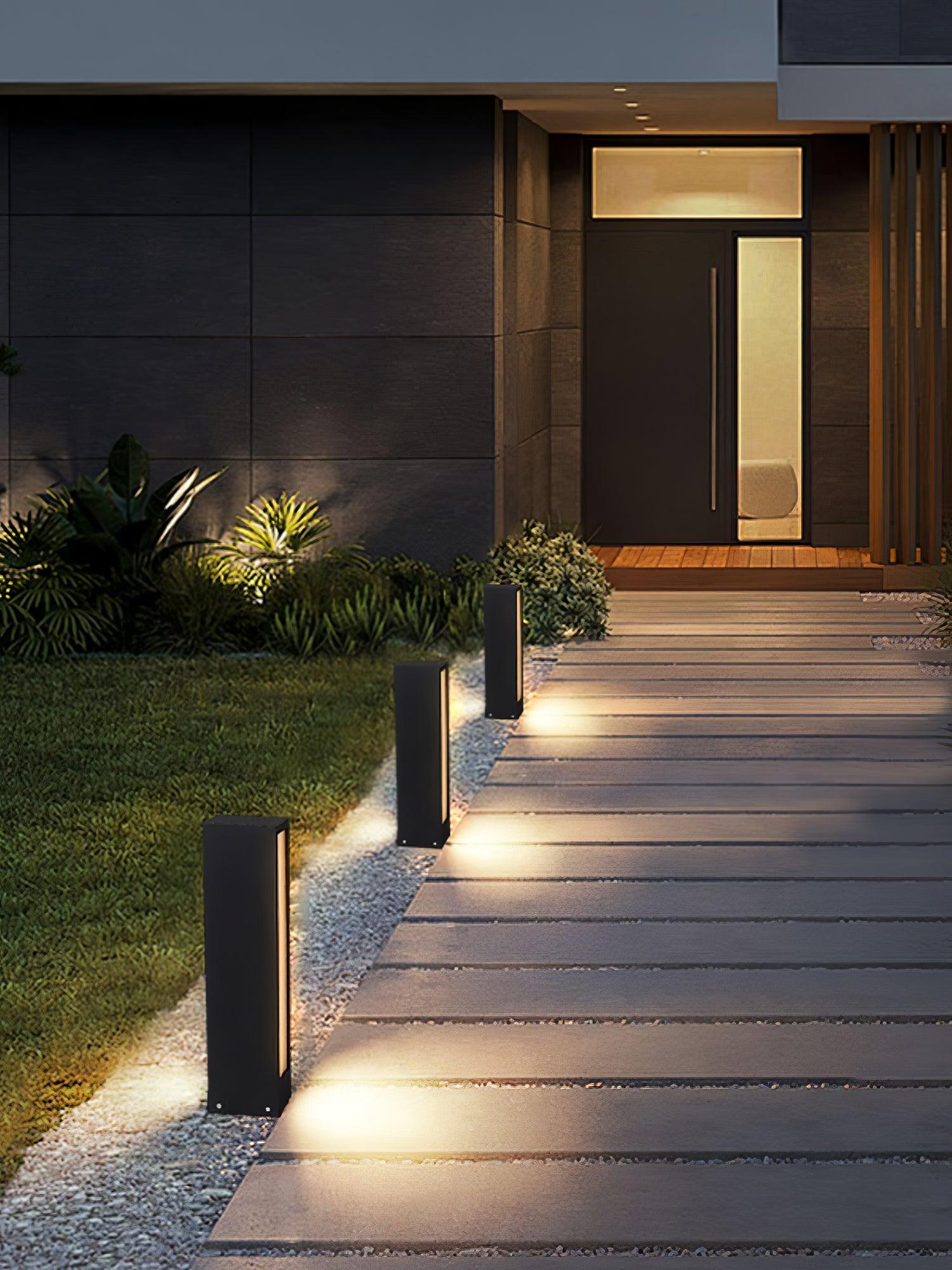 Faro Outdoor Post Lamp