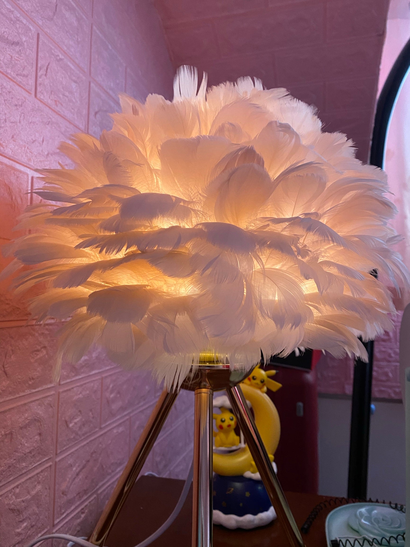 Goose Feather Table Lamp