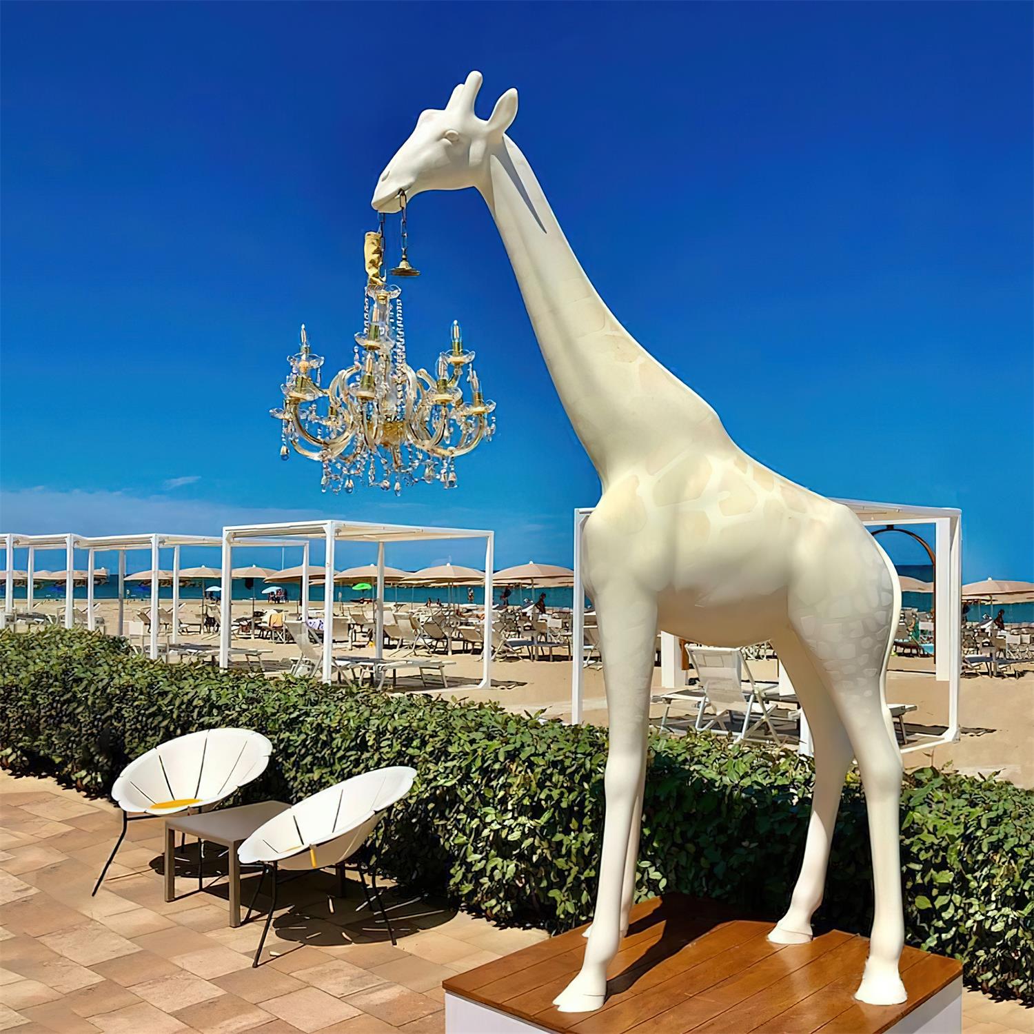 Giraffe Sculpture Floor Lamp