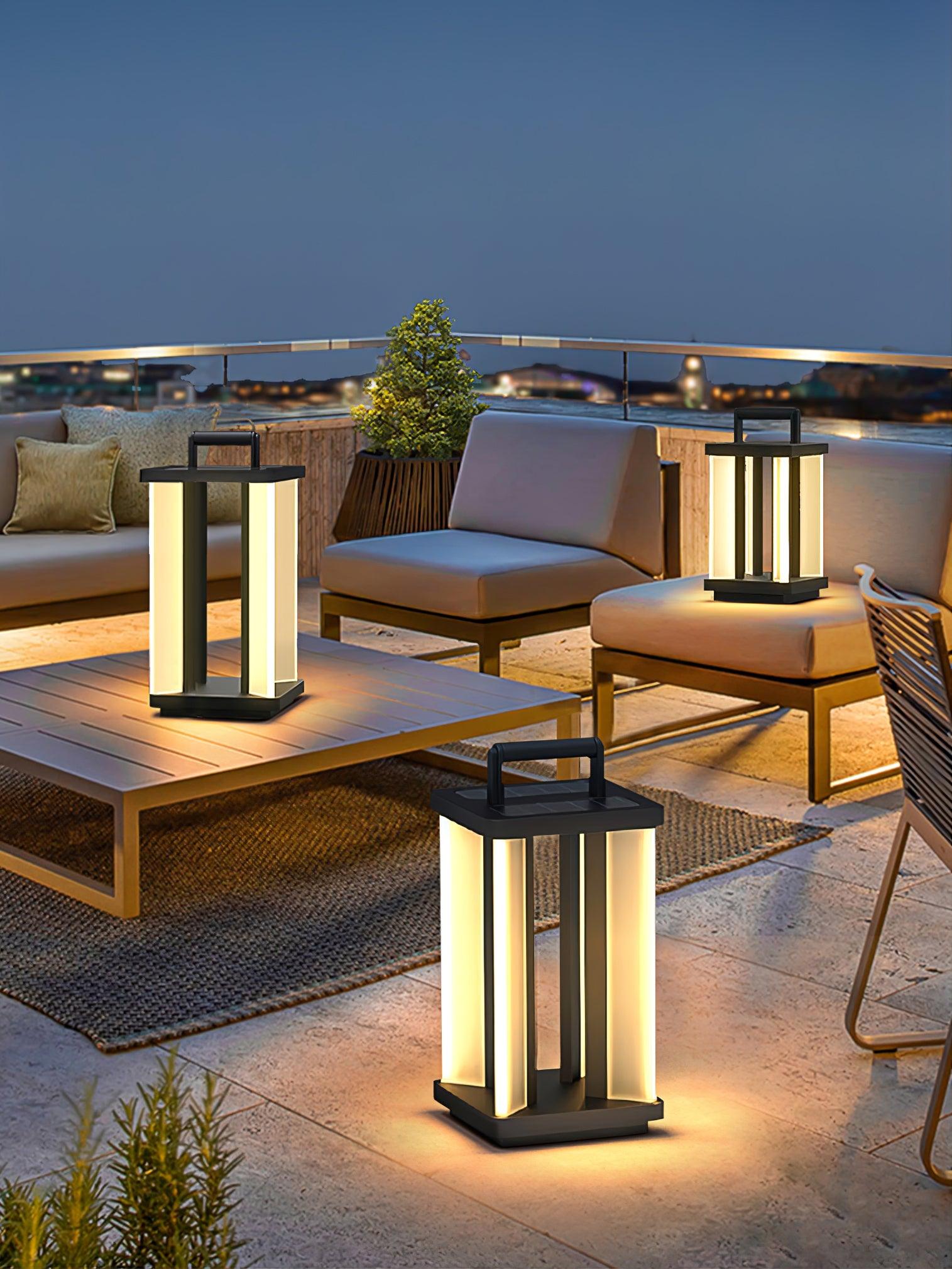 Metroluxe Outdoor Light