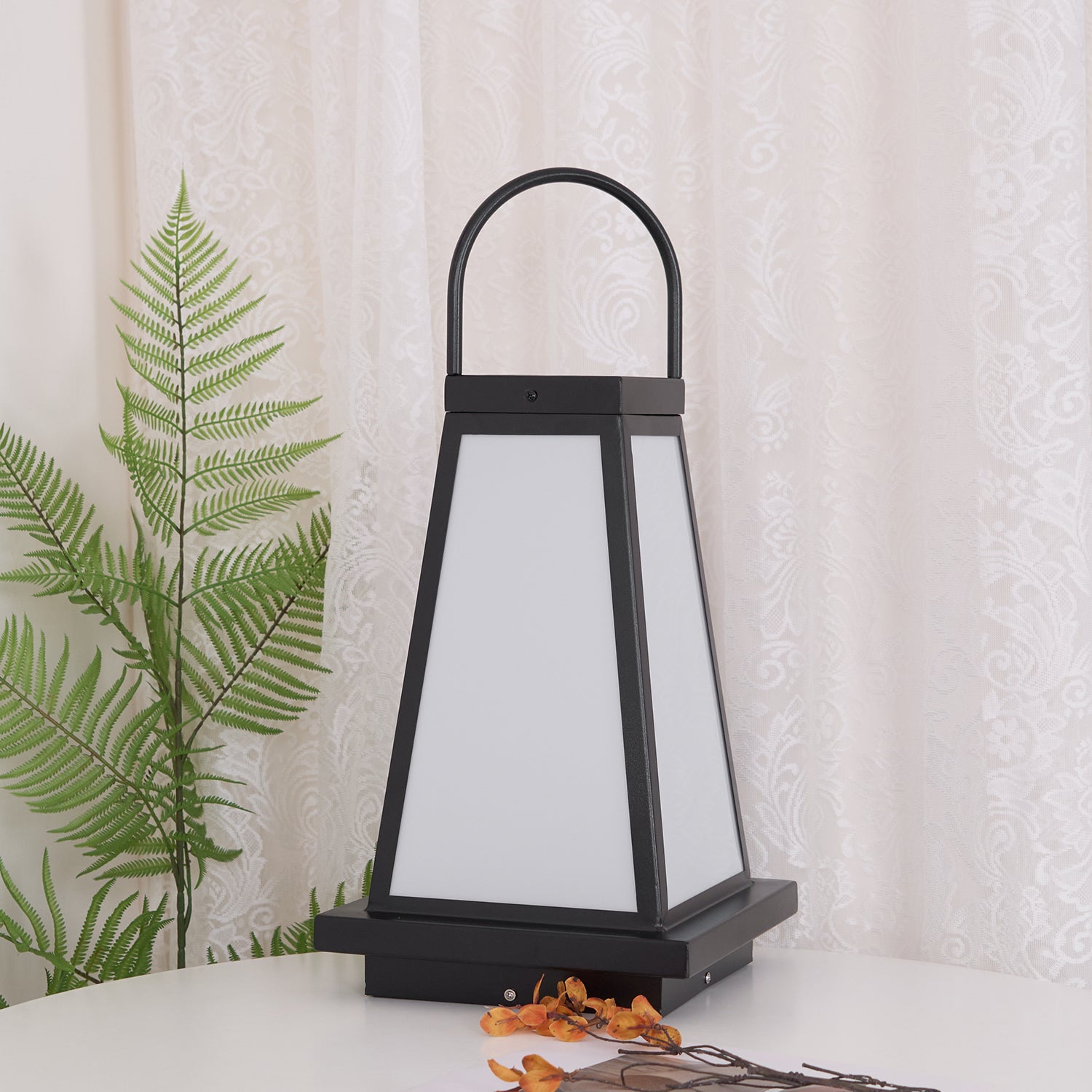 Roam Lantern Solar Outdoor Lamp