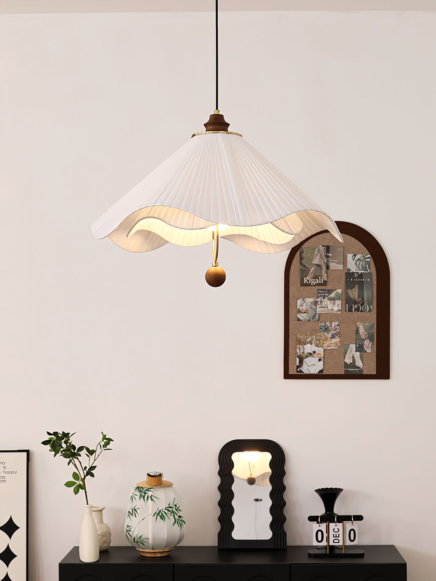 Scallop Edge Pendant Light