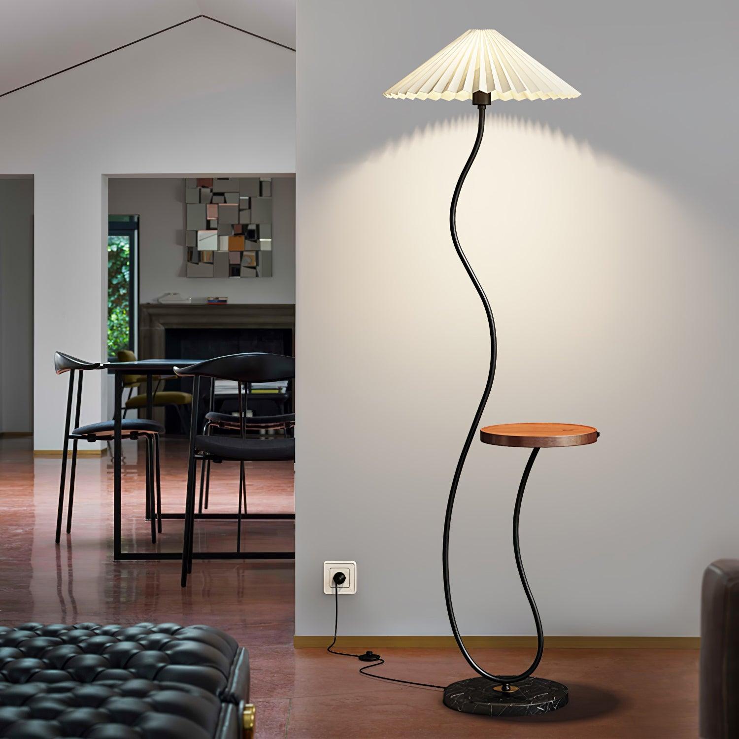 Curvatura Floor Lamp