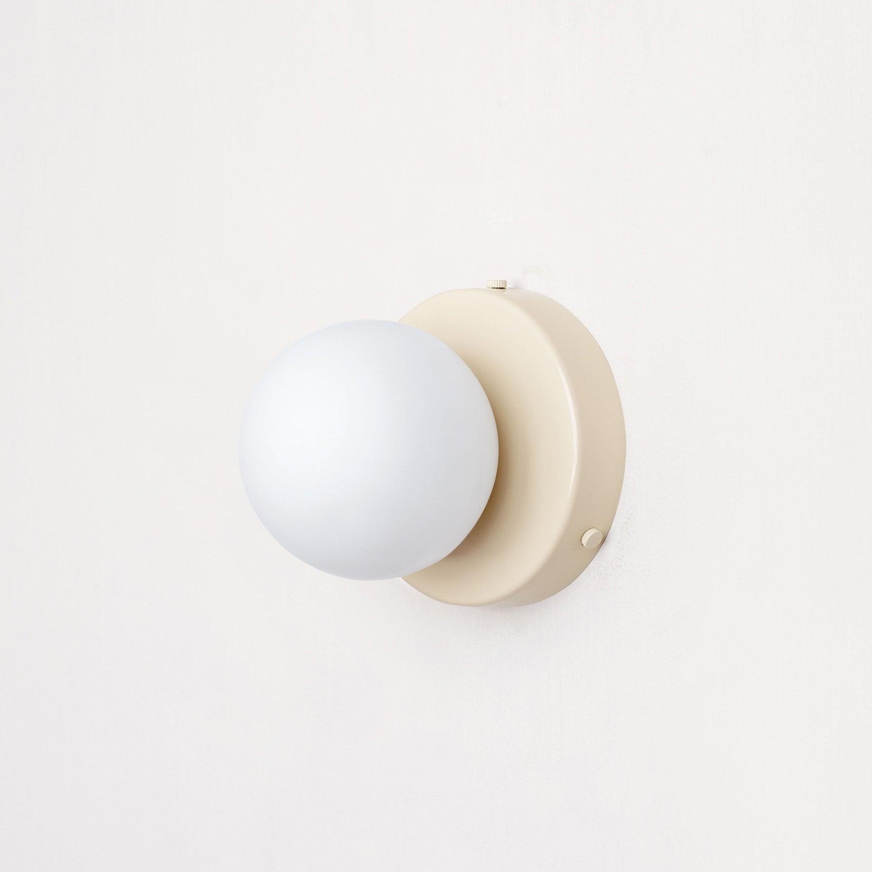 Nuvol Wall Lamp