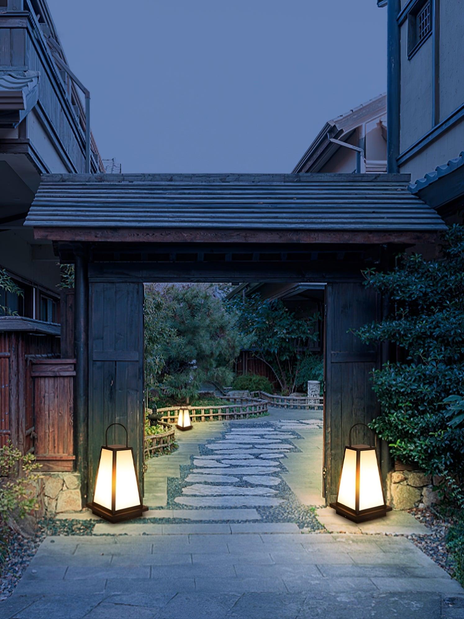 Roam Lantern Garden Outdoor Lamp