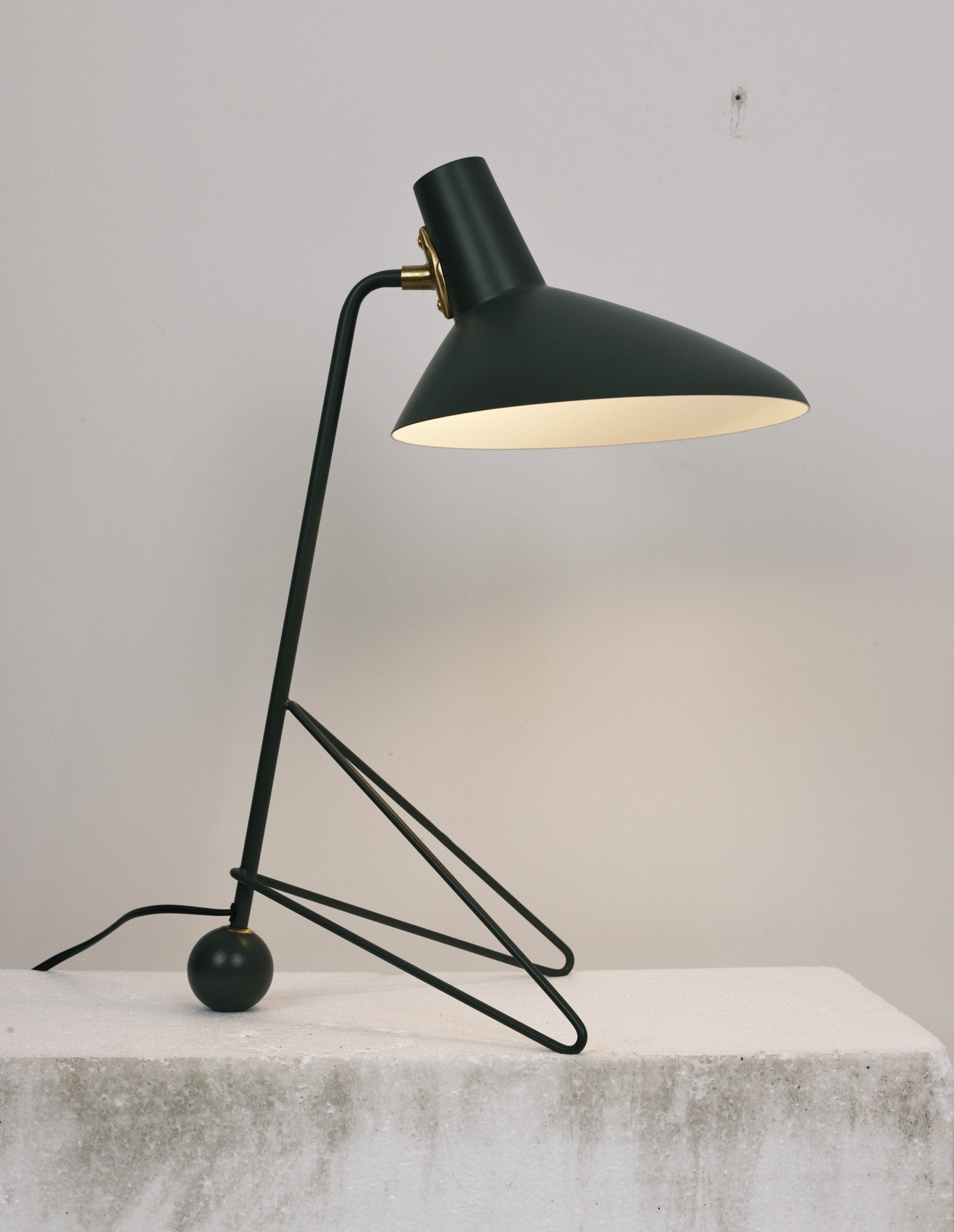 Svelte Noir Table Lamp