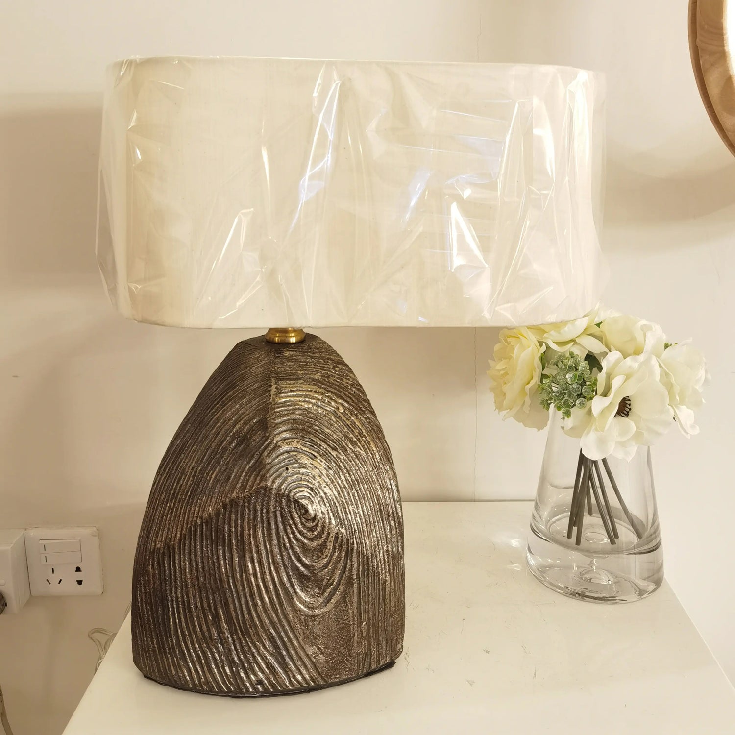 Faro Table Lamp