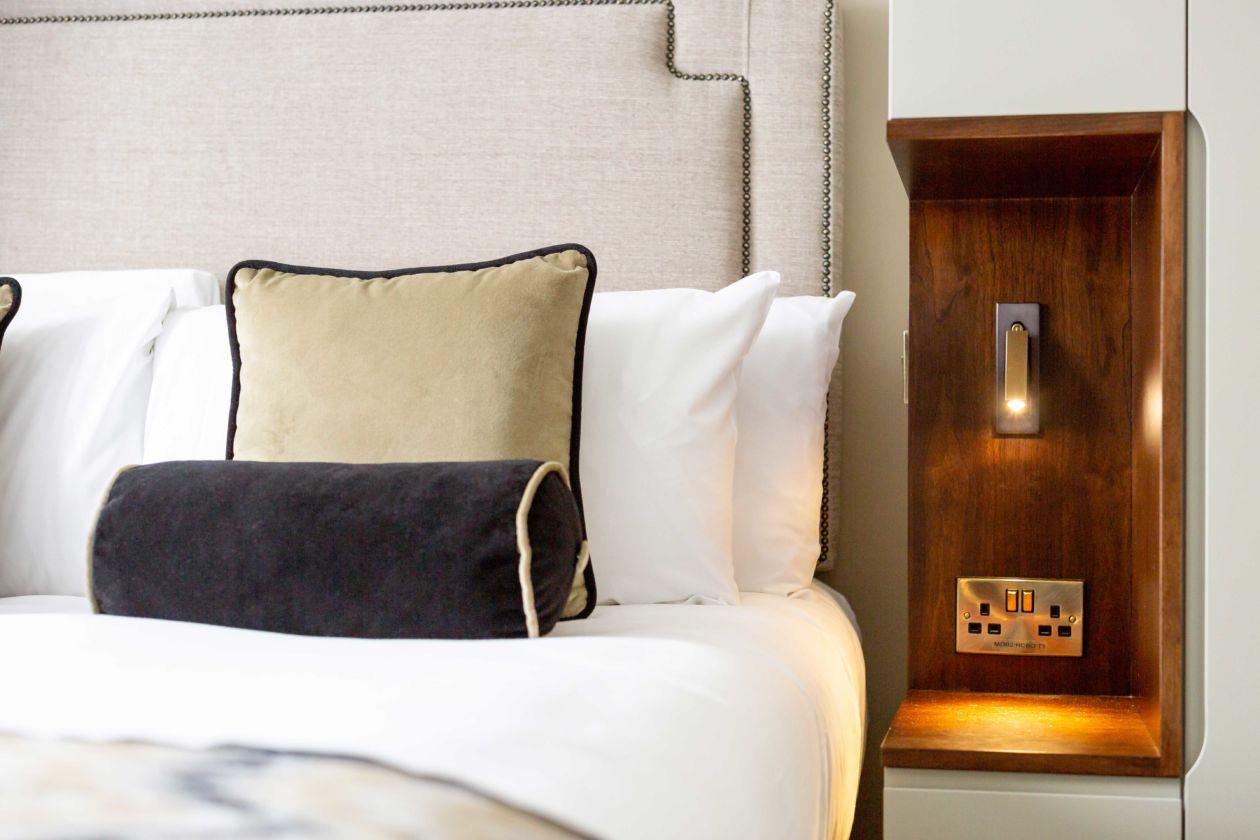 Embedded Bedside Sconce