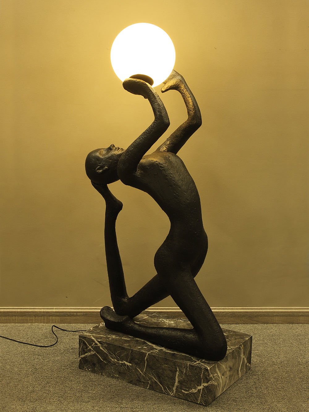 Isadora Sculpture Floor Lamp