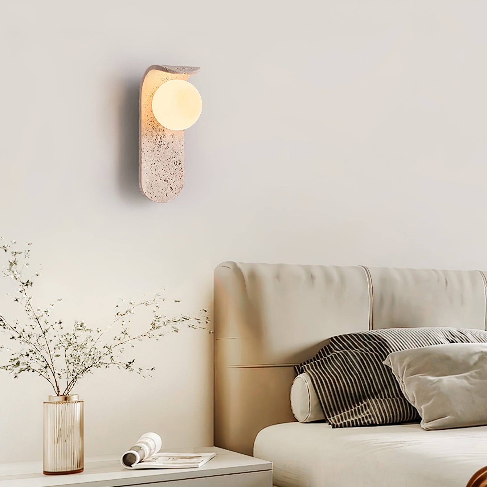 Solis Curve Wall Lamp