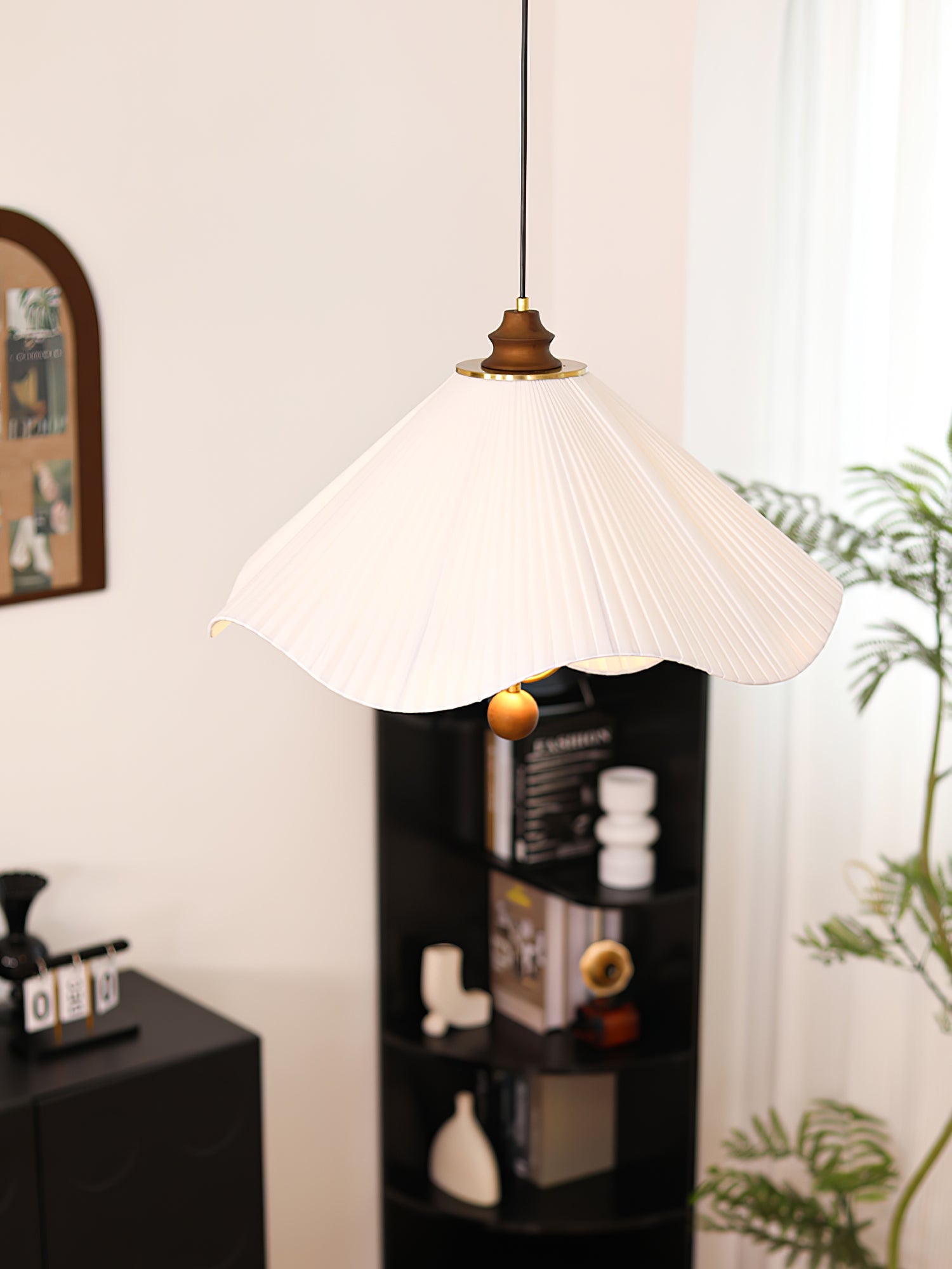 Scallop Edge Pendant Light