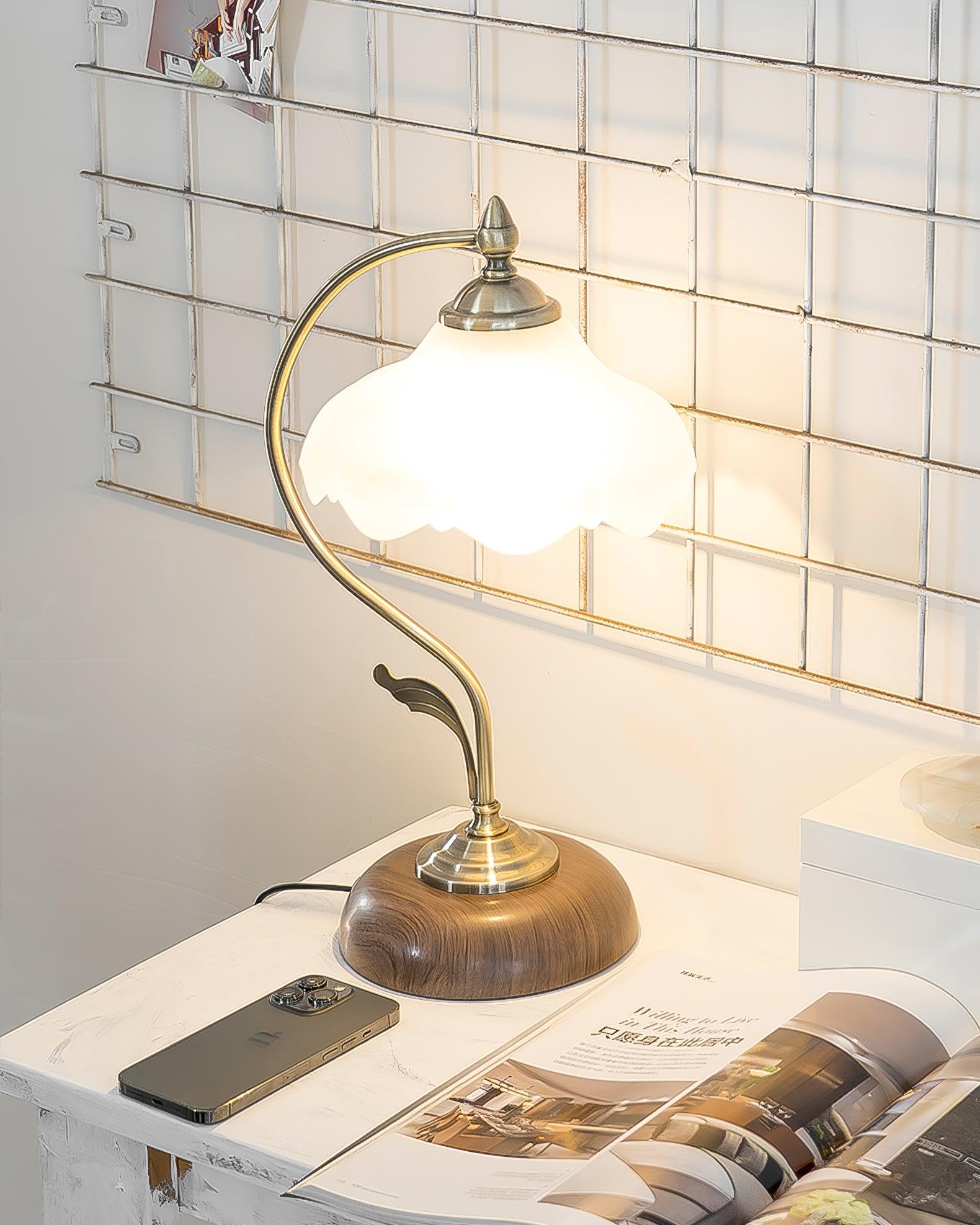 Vintage Laiton Table Lamp