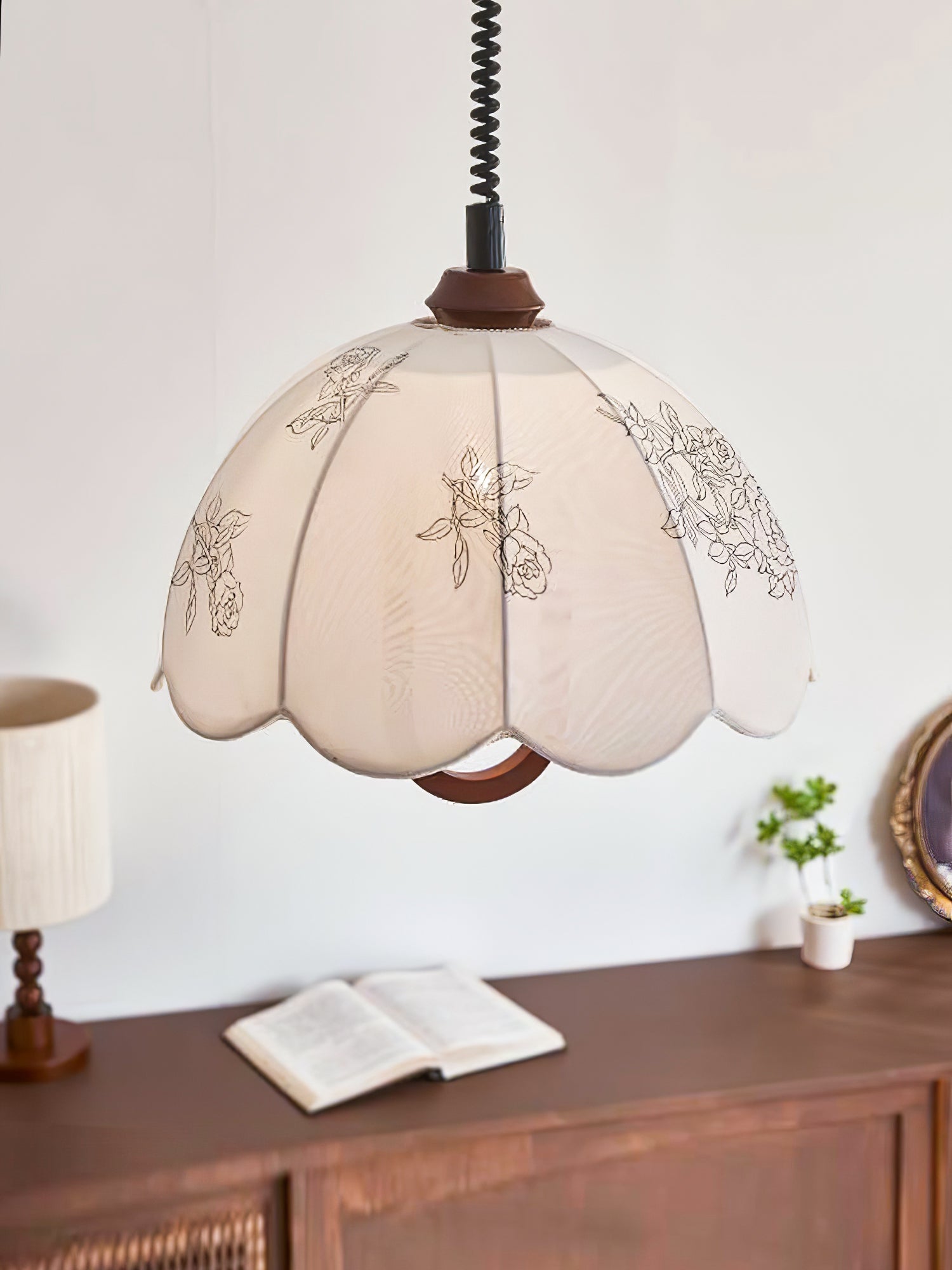 Floral Grace Pendant Lamp