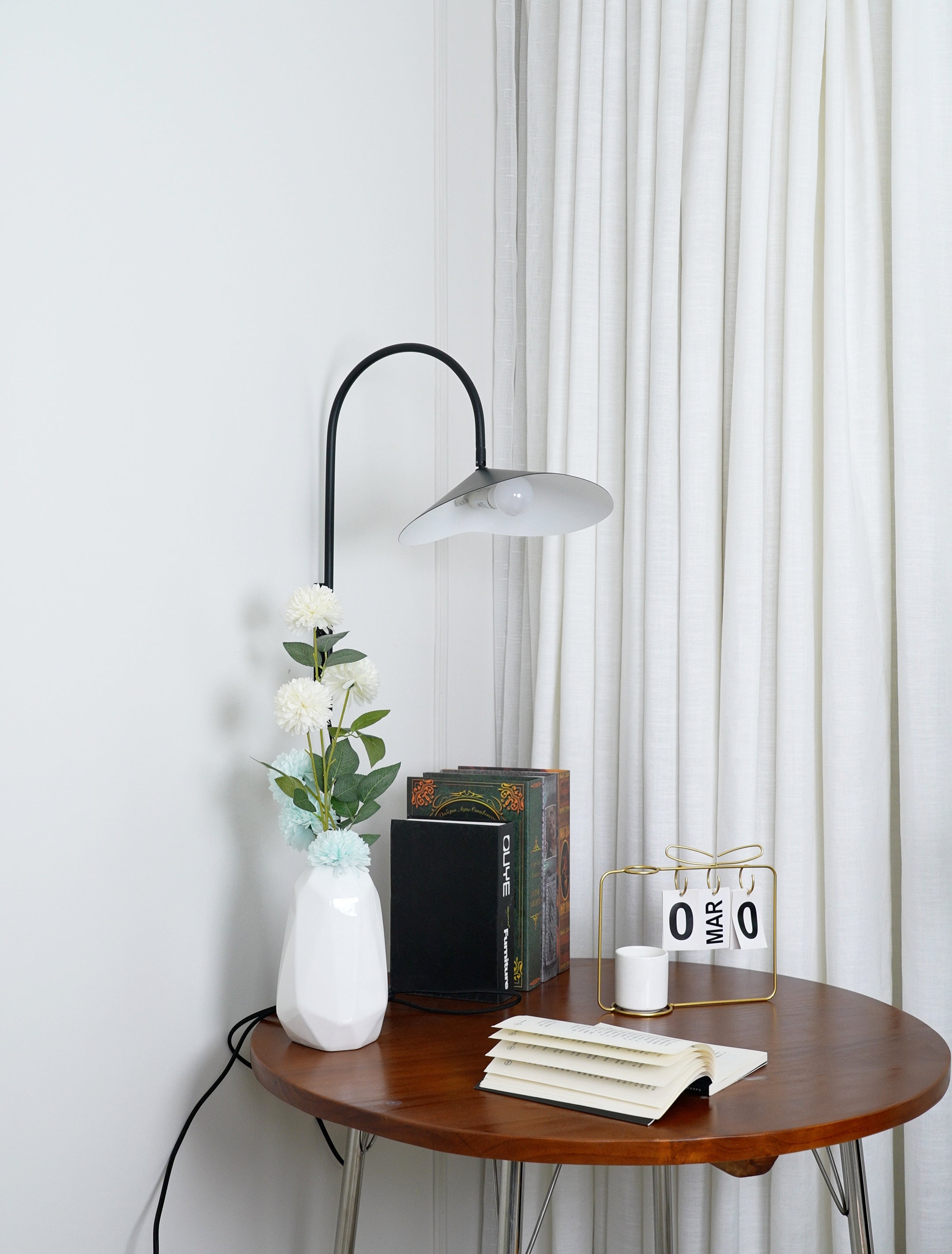 Arum Swivel Plug-in Wall Lamp