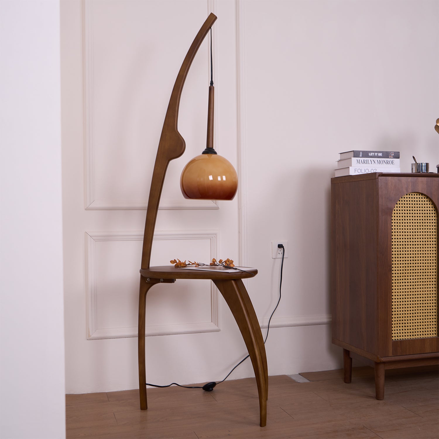 Curved Mantis Arm Floor Lamp